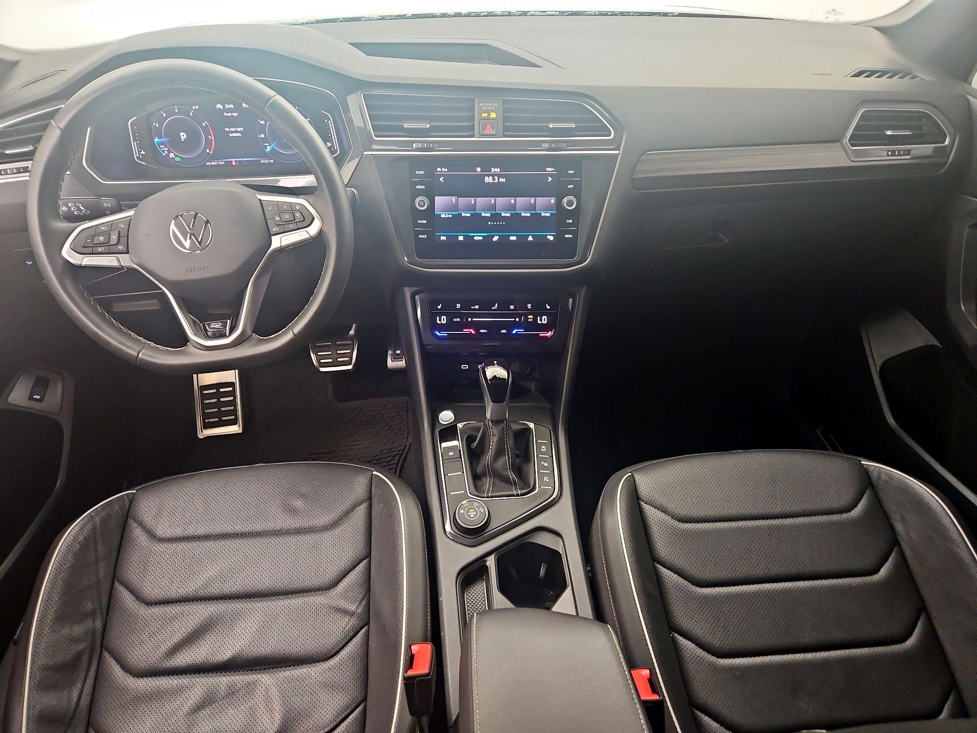 Thumbnail: 2023 Volkswagen Tiguan - 9