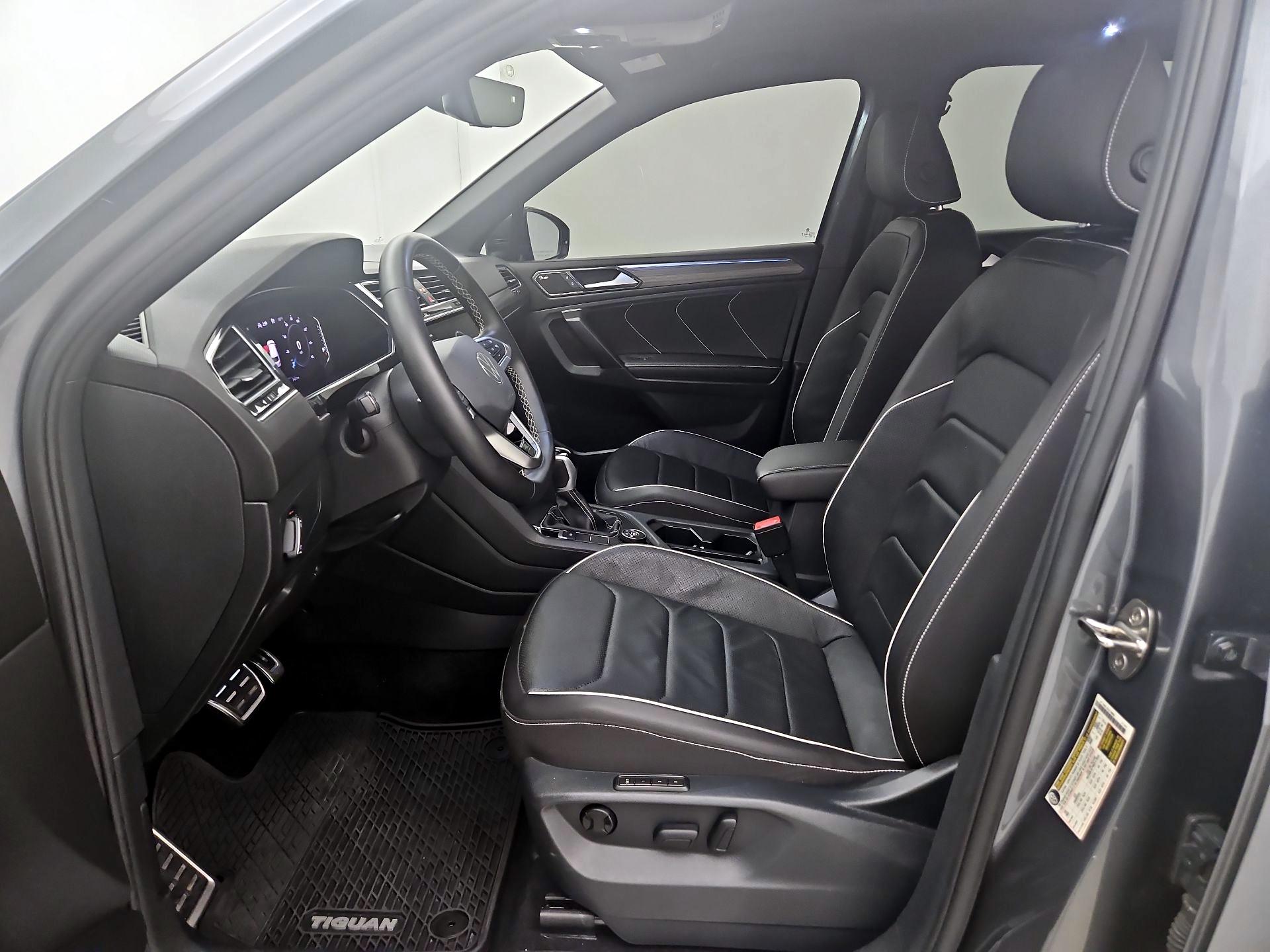 Thumbnail: 2023 Volkswagen Tiguan - 11