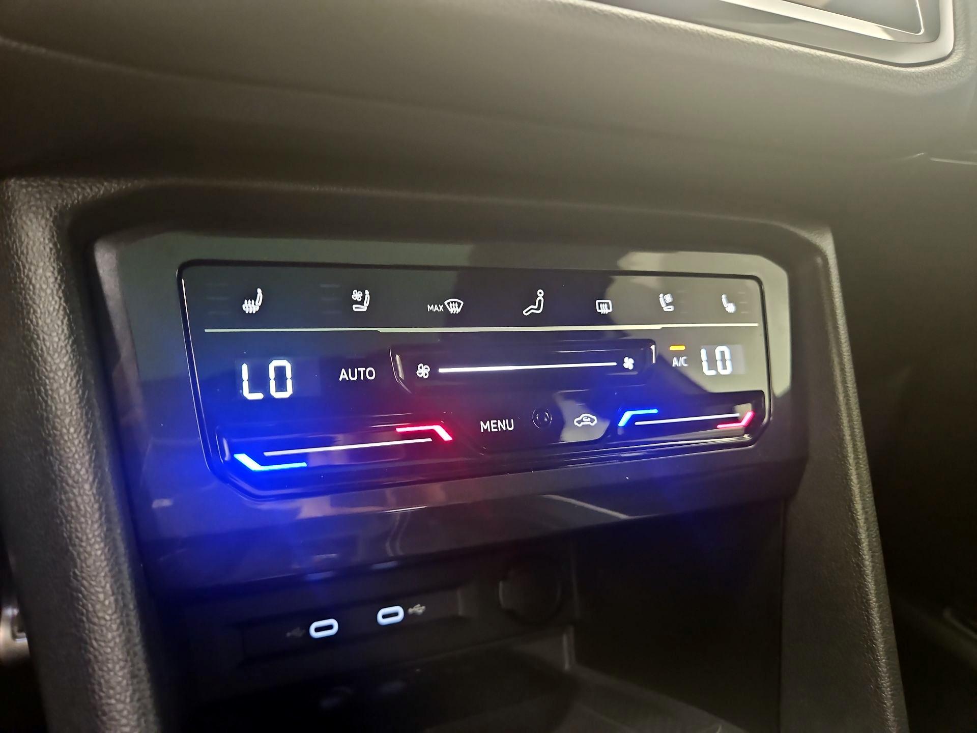 Thumbnail: 2023 Volkswagen Tiguan - 16