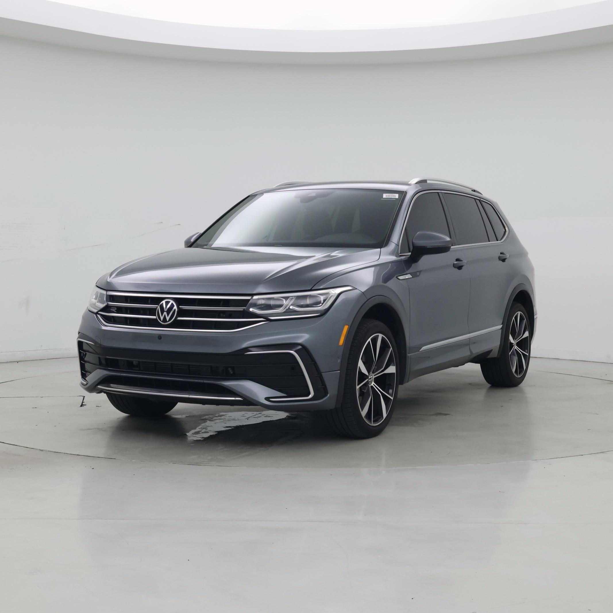 Thumbnail: 2023 Volkswagen Tiguan - 4