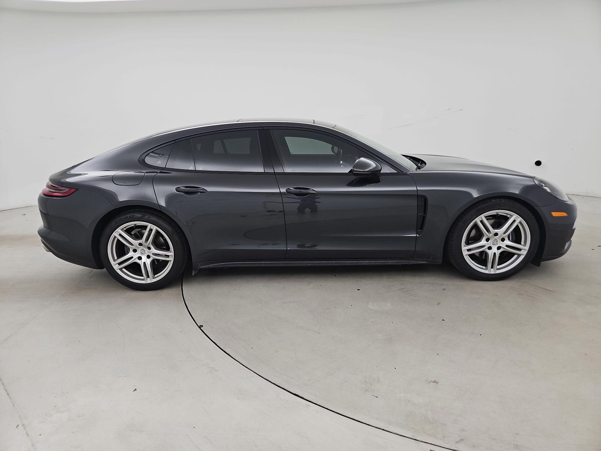 Thumbnail: 2020 Porsche Panamera - 4