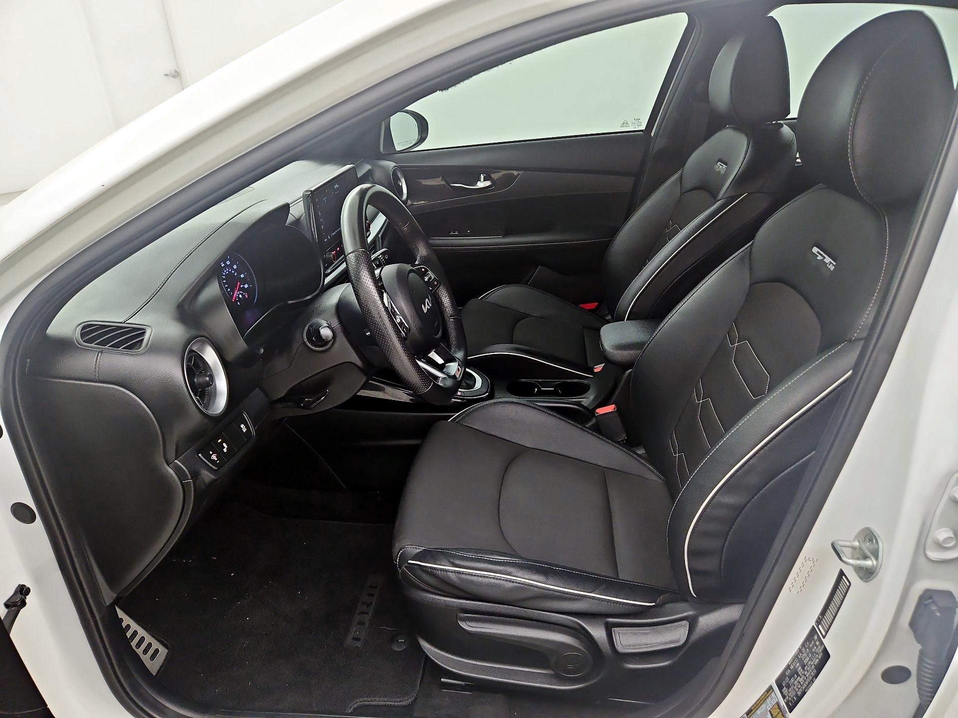Thumbnail: 2023 Kia Forte - 9