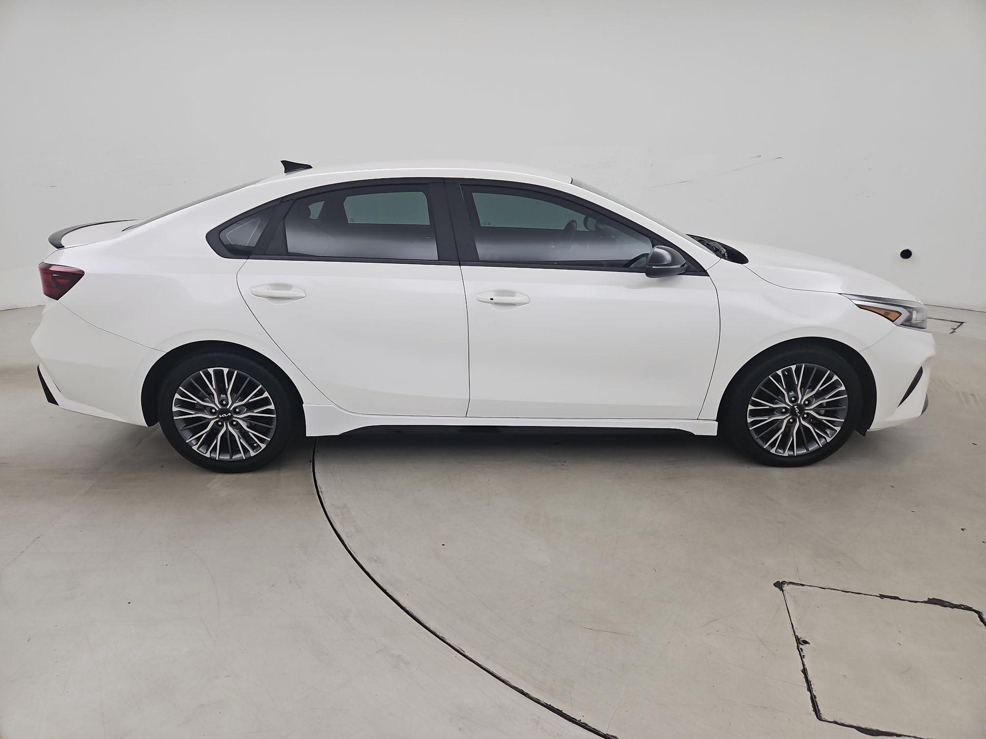Thumbnail: 2023 Kia Forte - 4