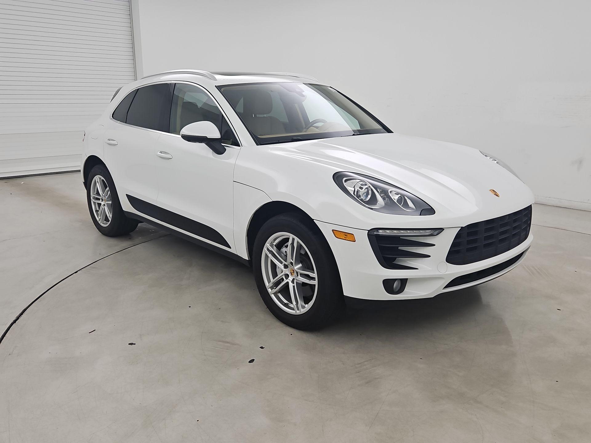 Thumbnail: 2016 Porsche Macan - 1