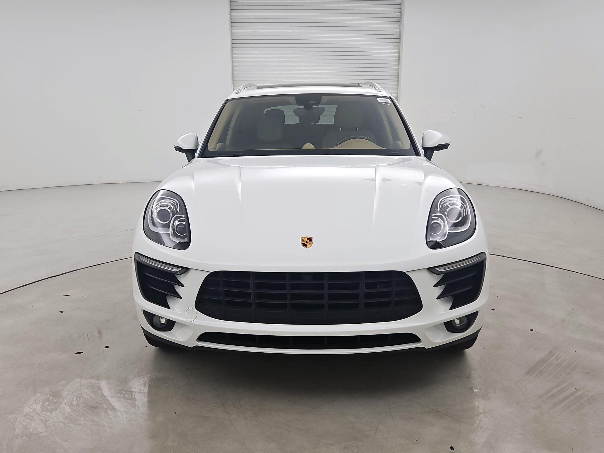 Thumbnail: 2016 Porsche Macan - 2