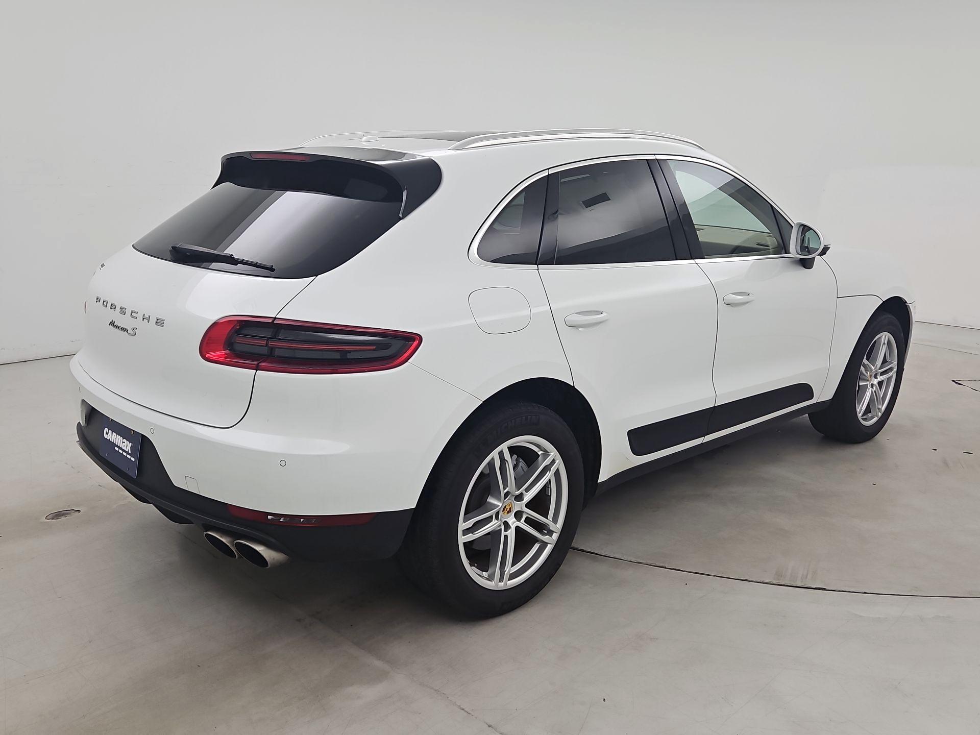 Thumbnail: 2016 Porsche Macan - 5
