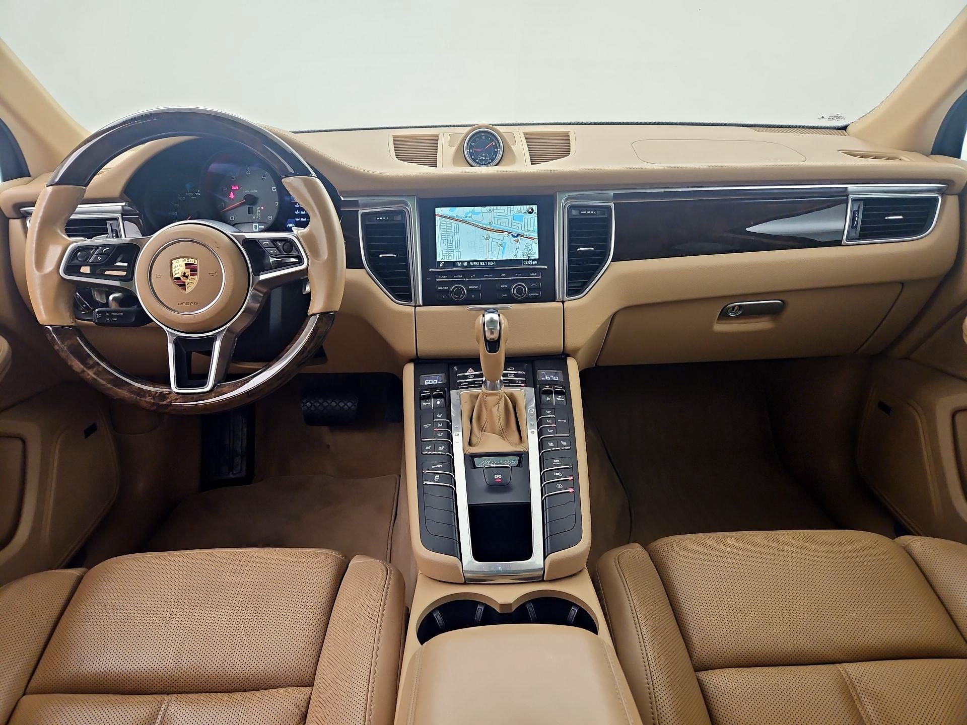 Thumbnail: 2016 Porsche Macan - 8