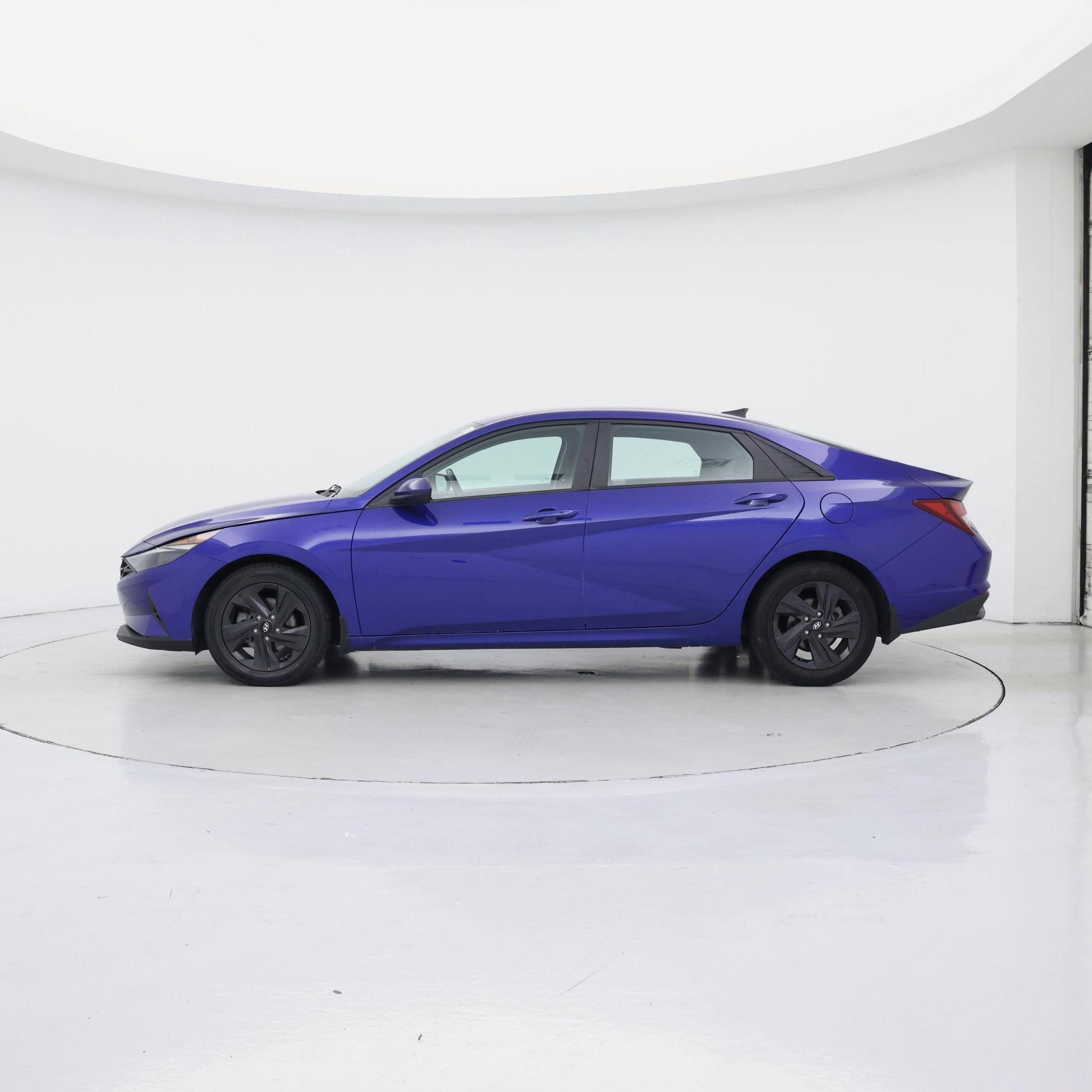 Thumbnail: 2022 Hyundai Elantra - 3