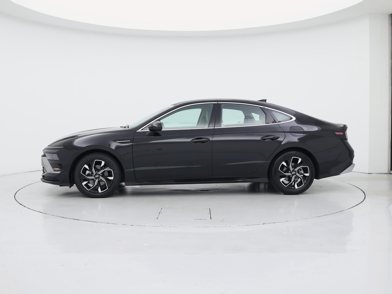 2025 Hyundai Sonata SEL - Photo 4