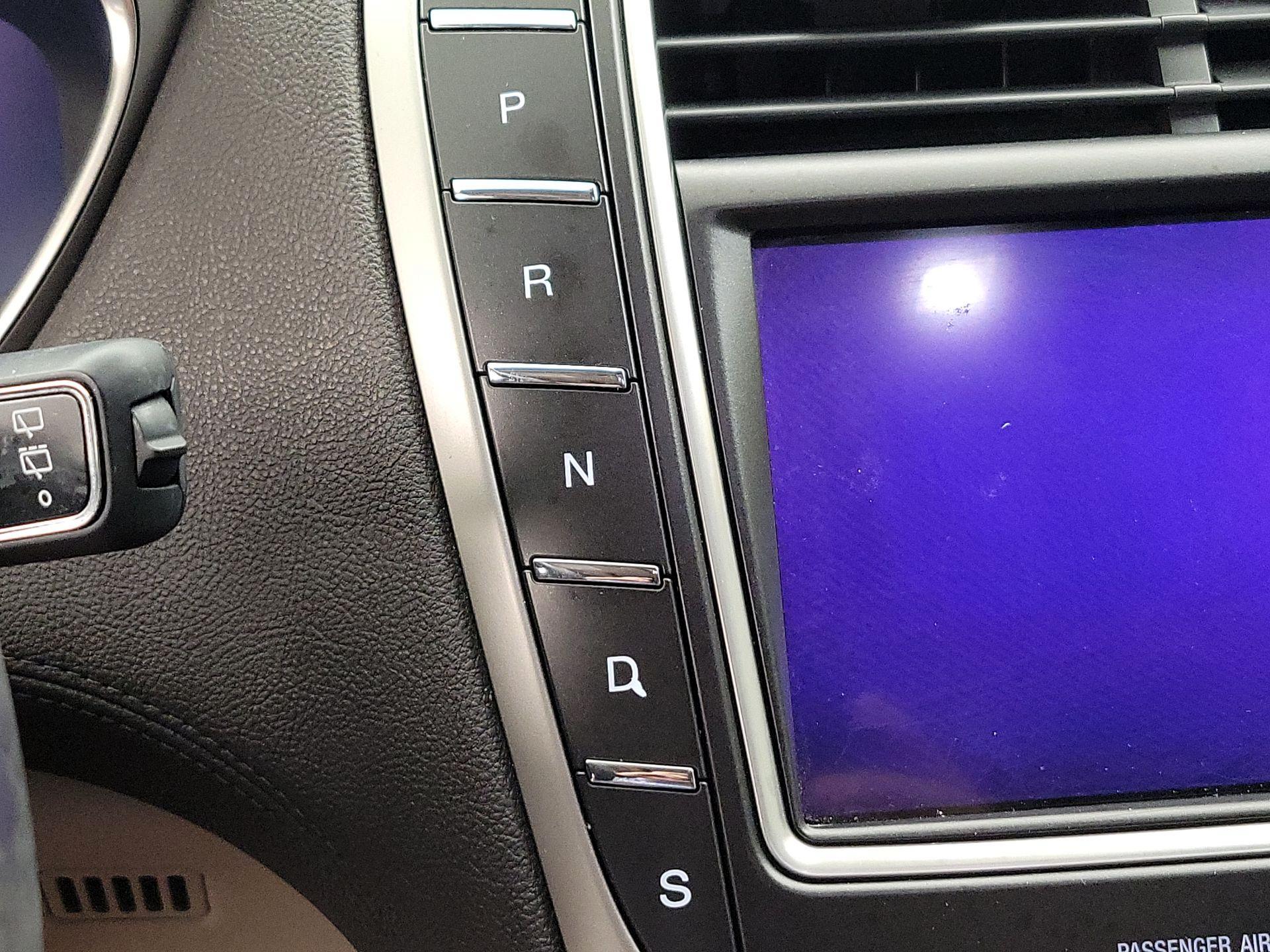 Thumbnail: 2020 Lincoln Nautilus - 18