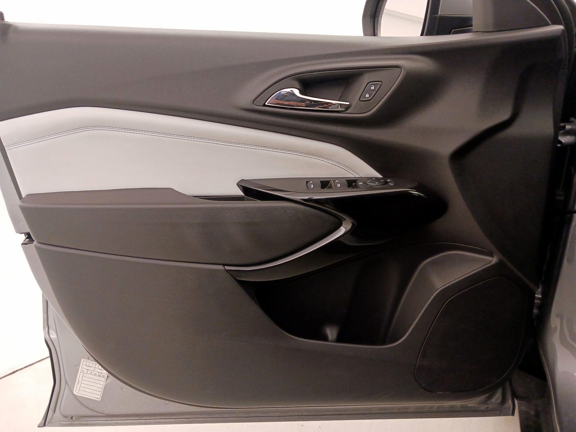 Thumbnail: 2025 Chevrolet Trax - 12
