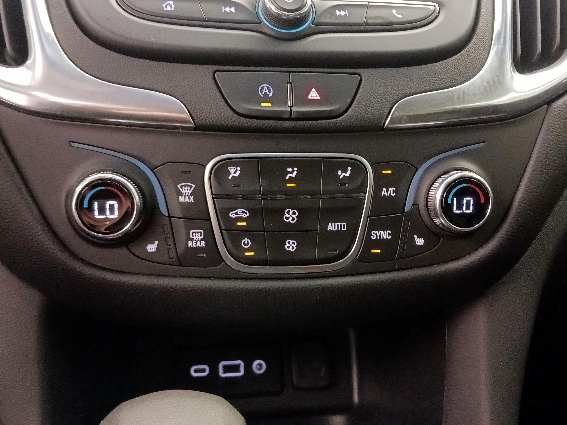 Thumbnail: 2022 Chevrolet Equinox - 16