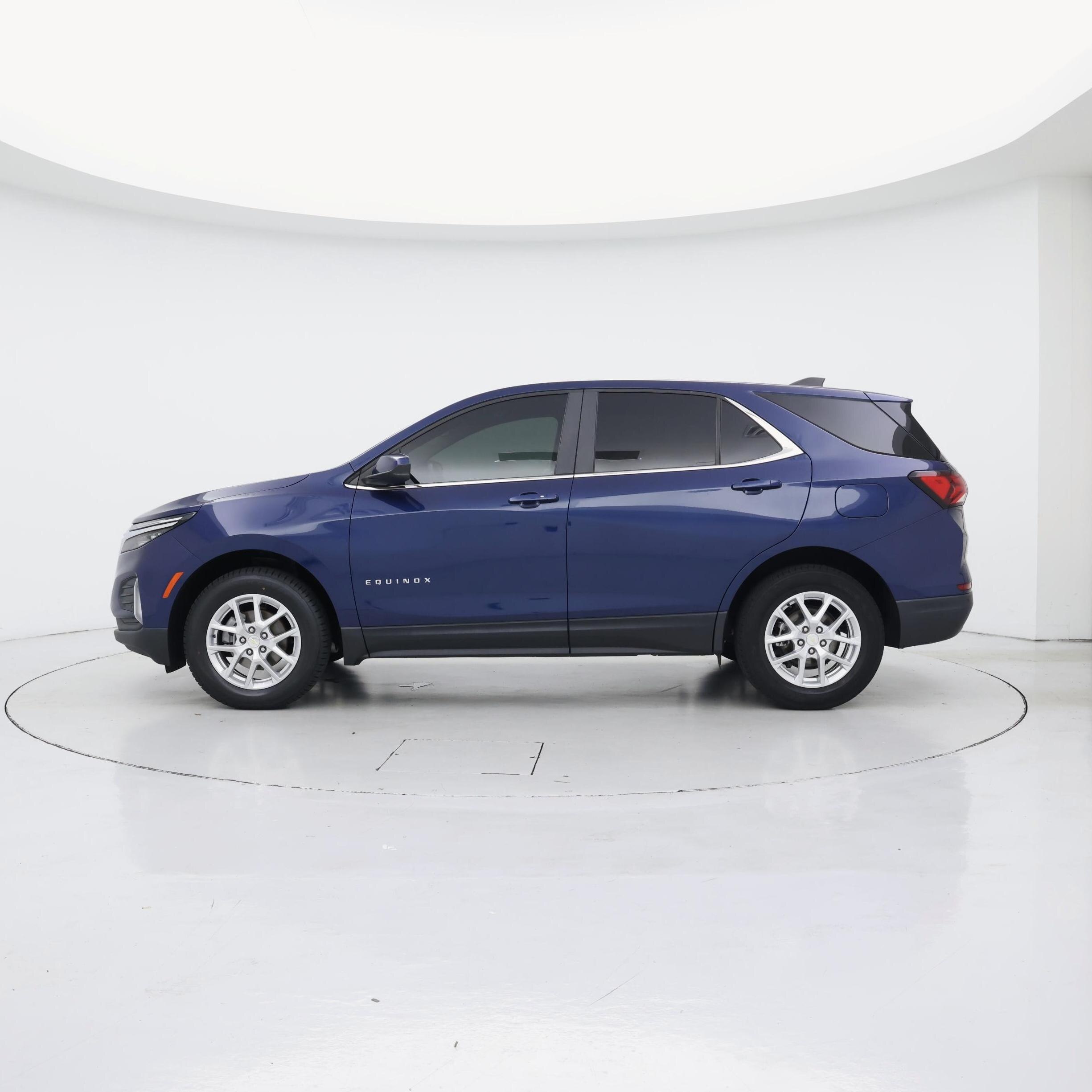 Thumbnail: 2022 Chevrolet Equinox - 3