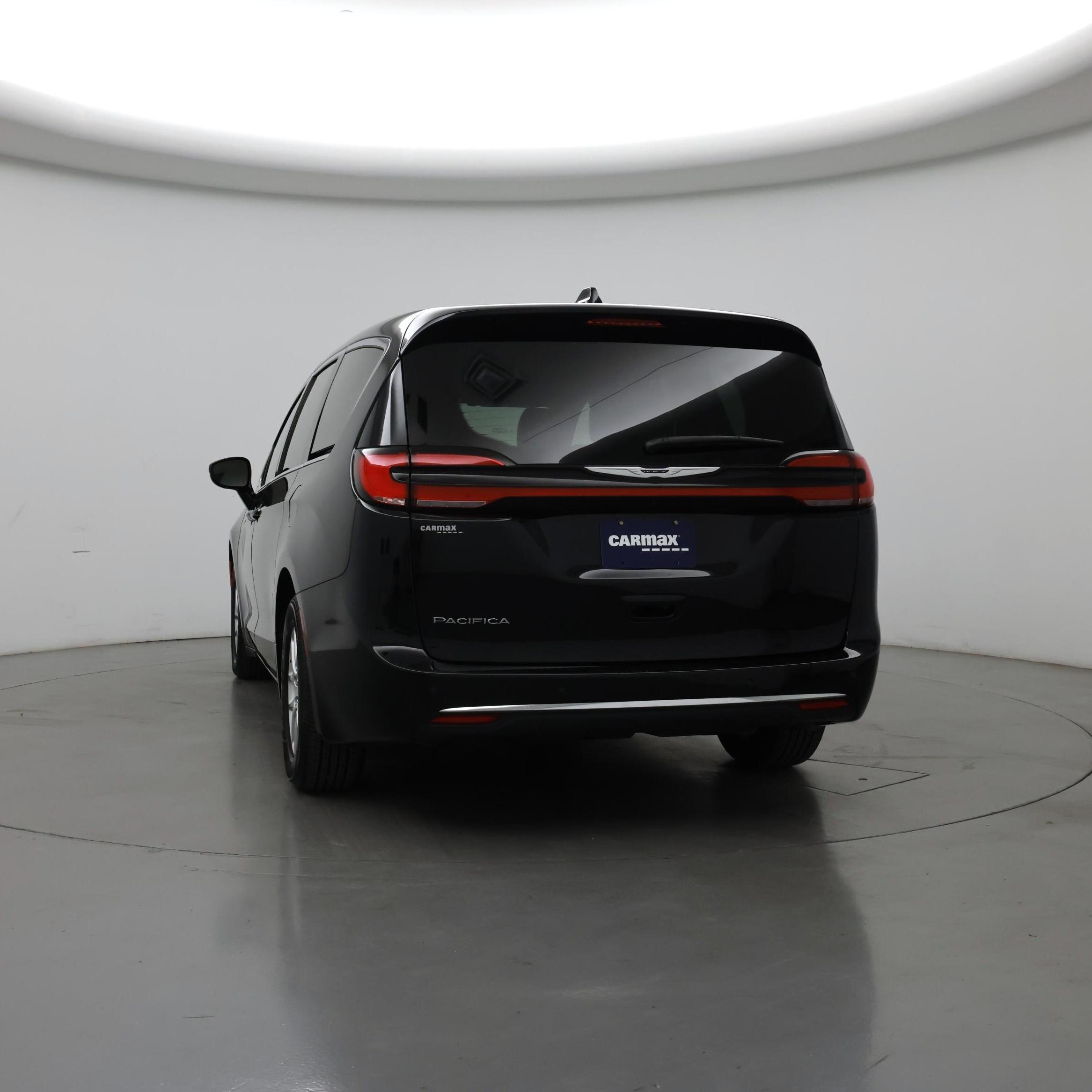 Thumbnail: 2025 Chrysler Pacifica - 6