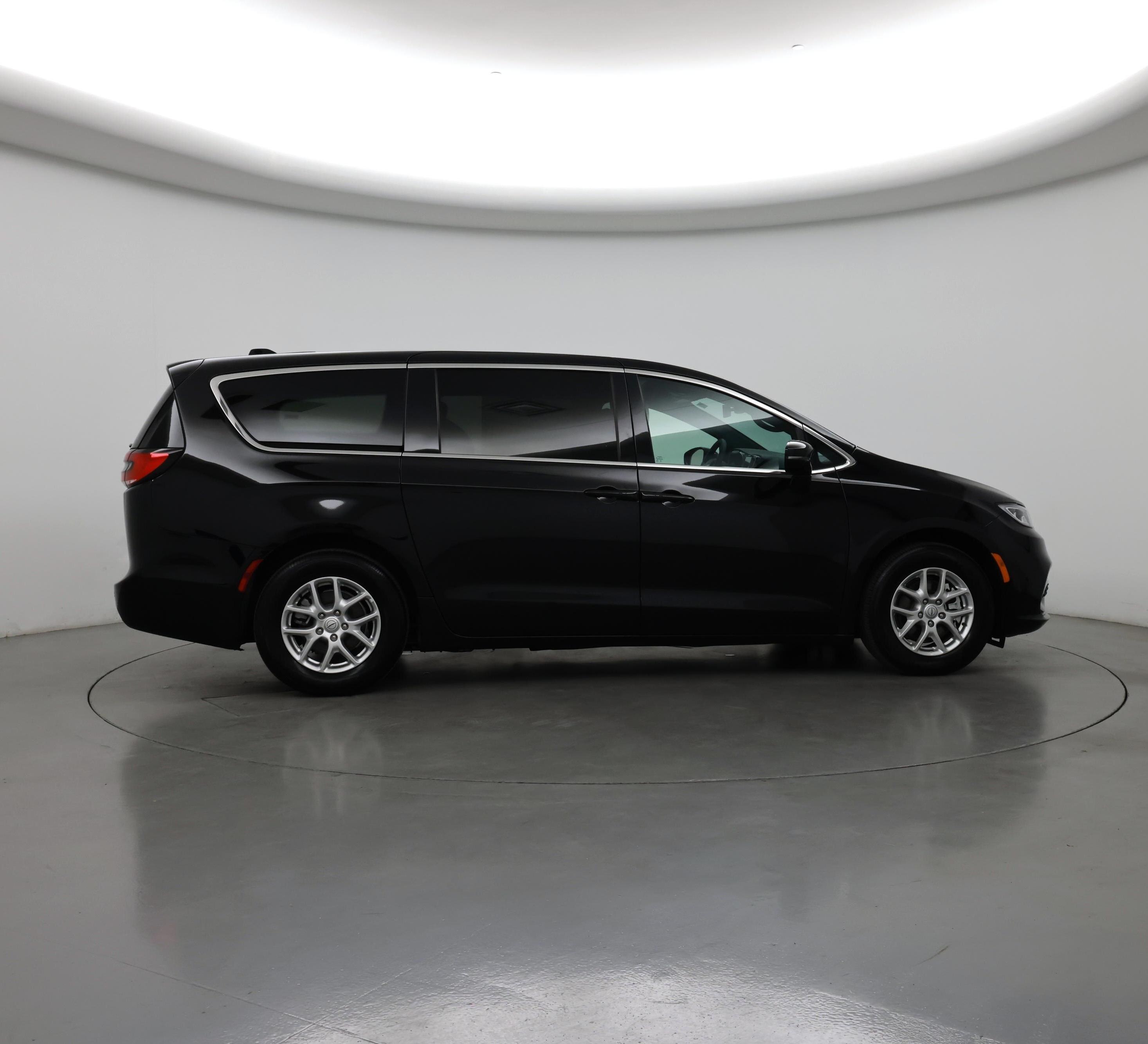 Thumbnail: 2025 Chrysler Pacifica - 7