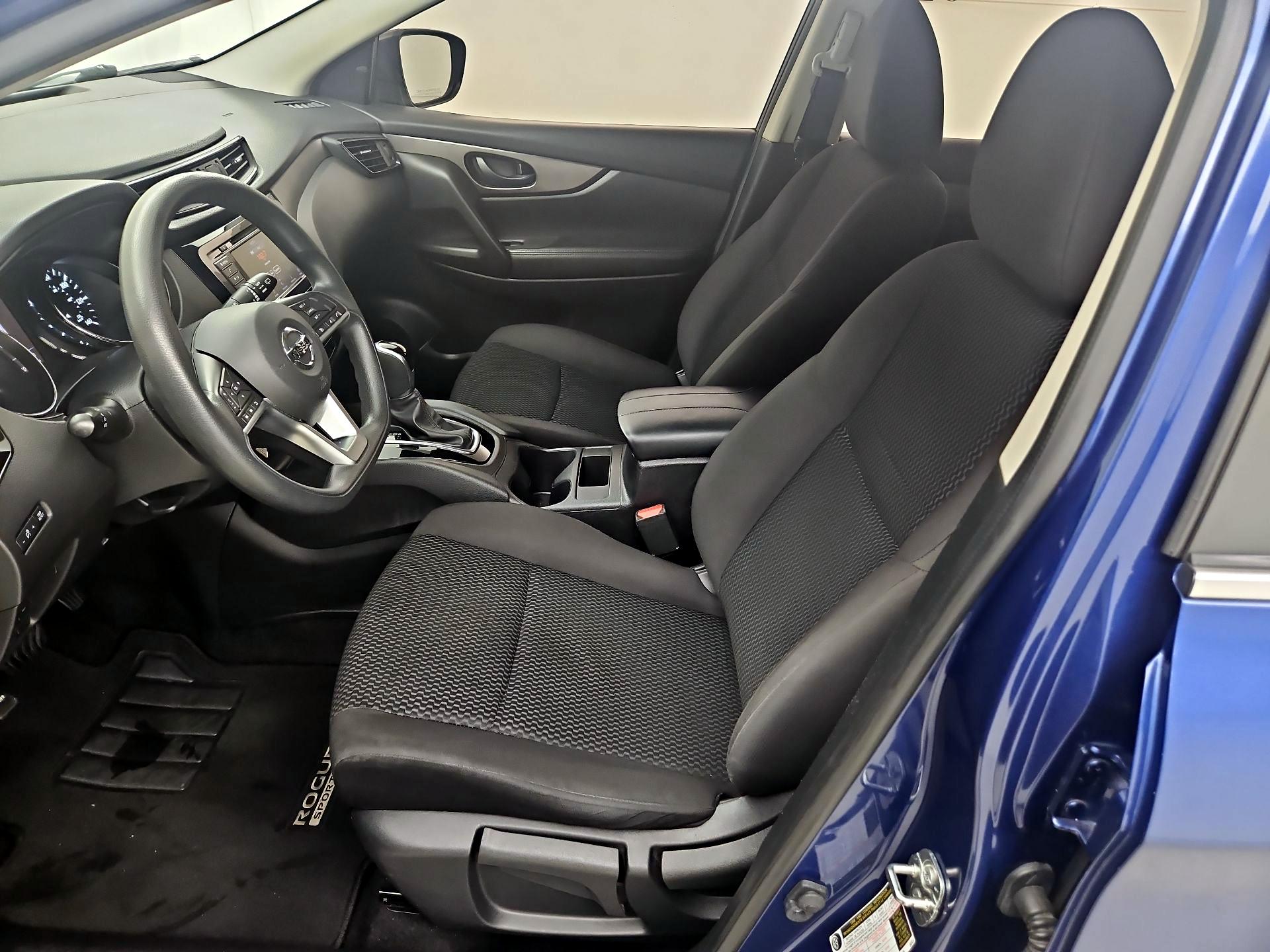 Thumbnail: 2020 Nissan Rogue Sport - 9