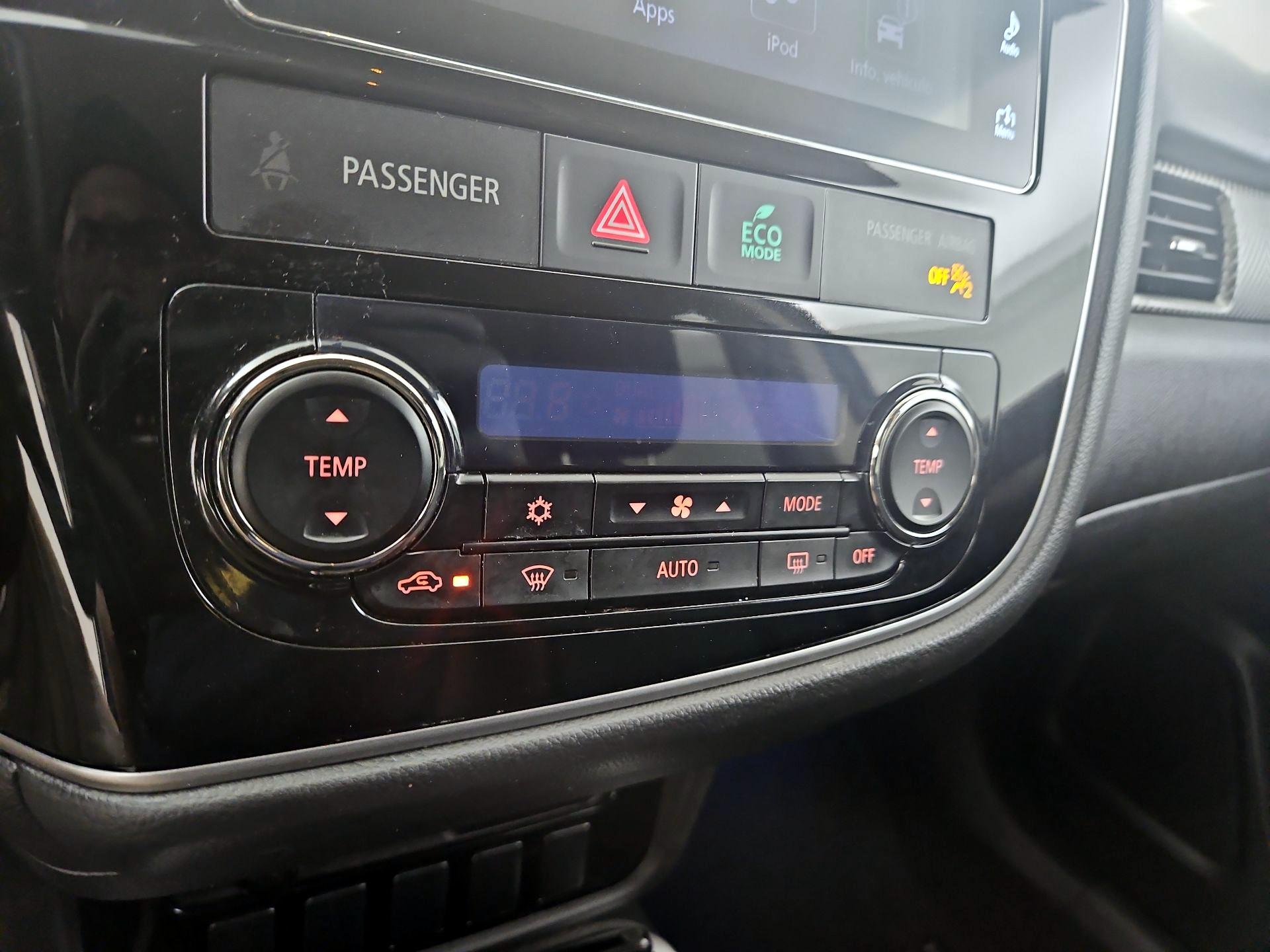 Thumbnail: 2018 Mitsubishi Outlander - 13