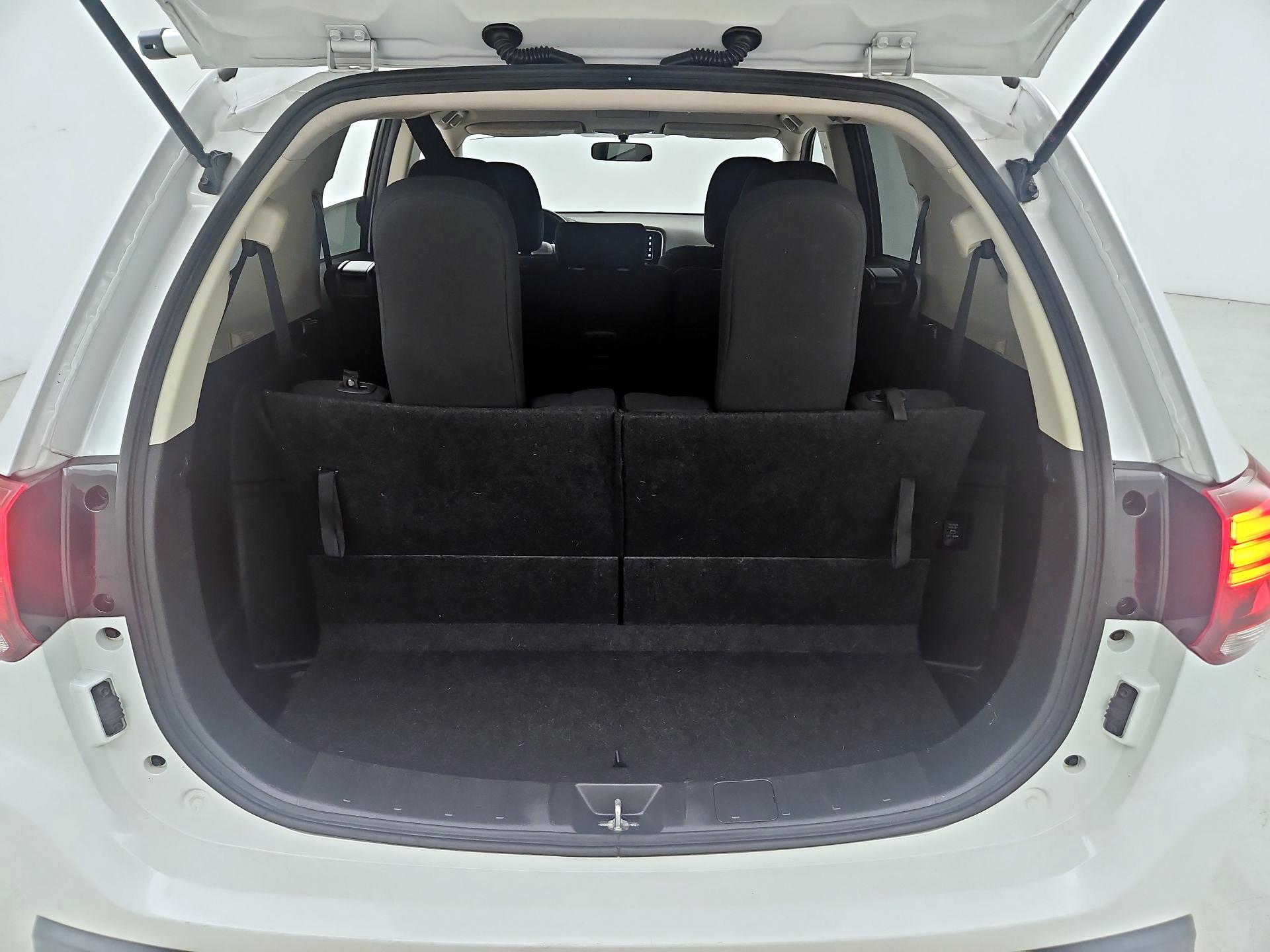 Thumbnail: 2018 Mitsubishi Outlander - 18