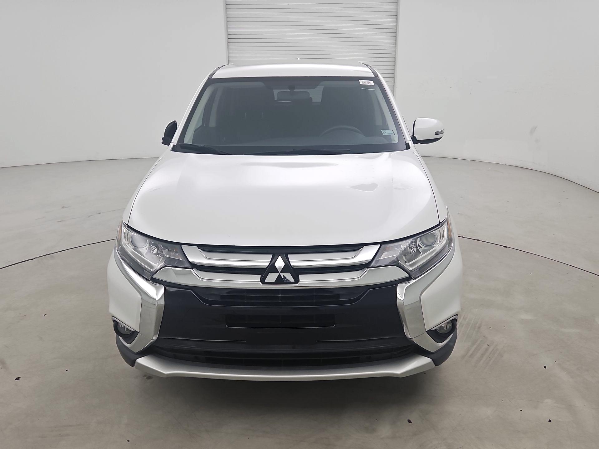 Thumbnail: 2018 Mitsubishi Outlander - 2