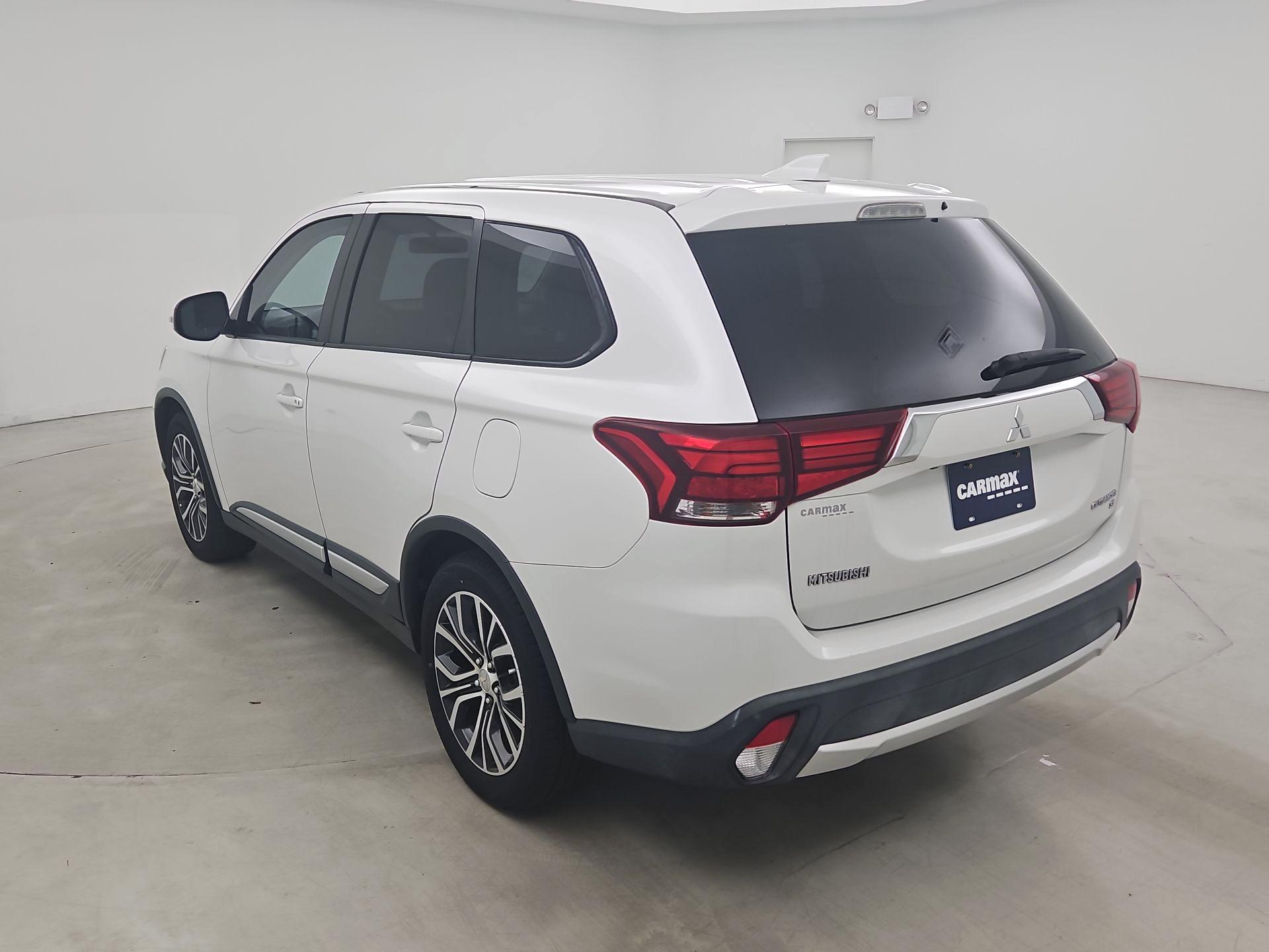 Thumbnail: 2018 Mitsubishi Outlander - 7