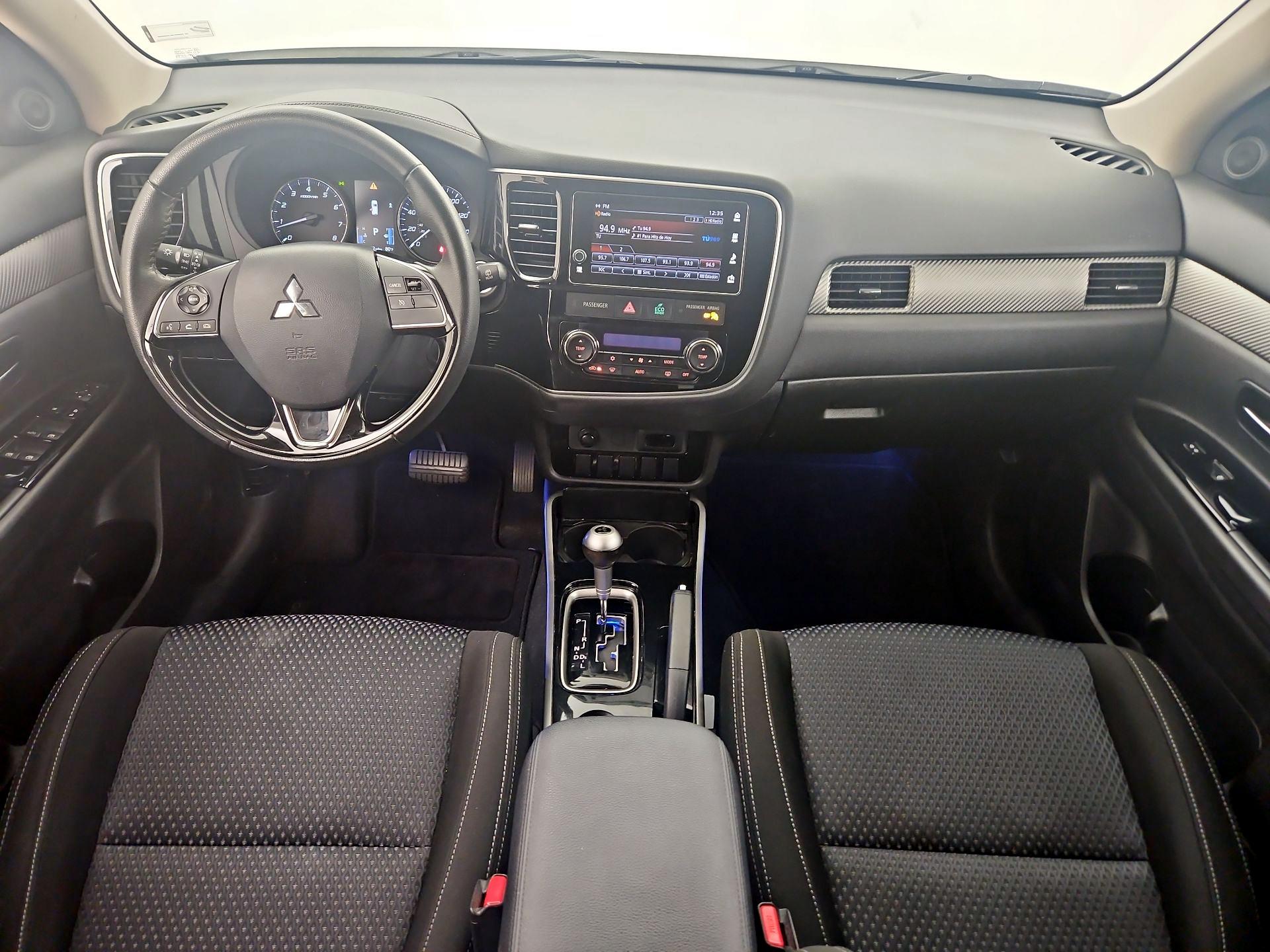 Thumbnail: 2018 Mitsubishi Outlander - 8