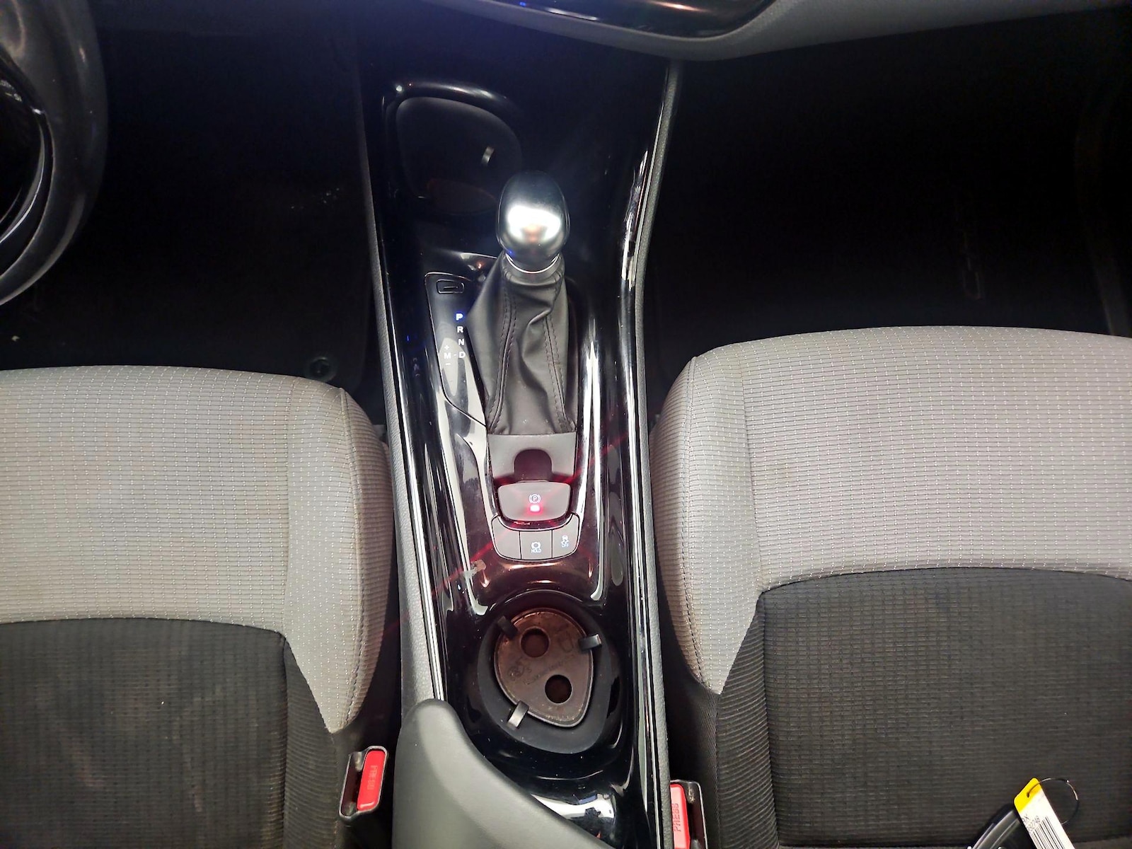 2019 Toyota C-HR XLE - Photo 16