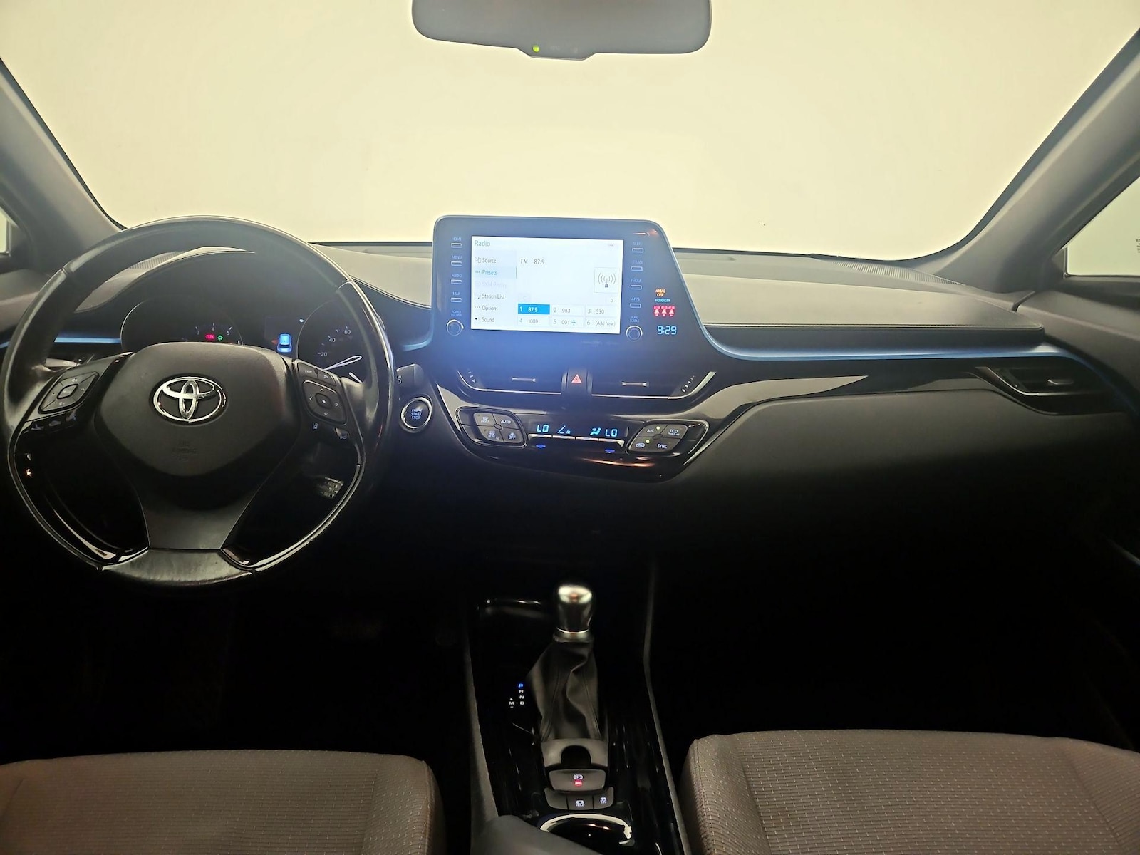 2019 Toyota C-HR XLE - Photo 8
