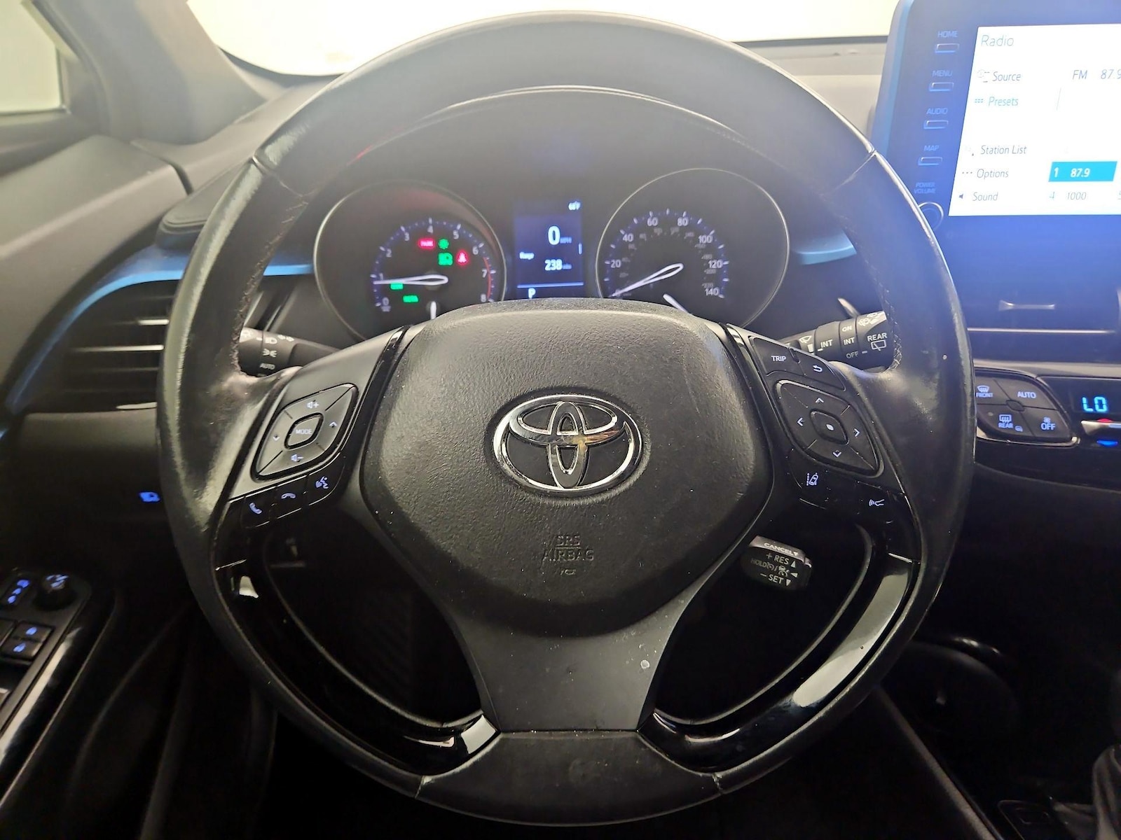 2019 Toyota C-HR XLE - Photo 9
