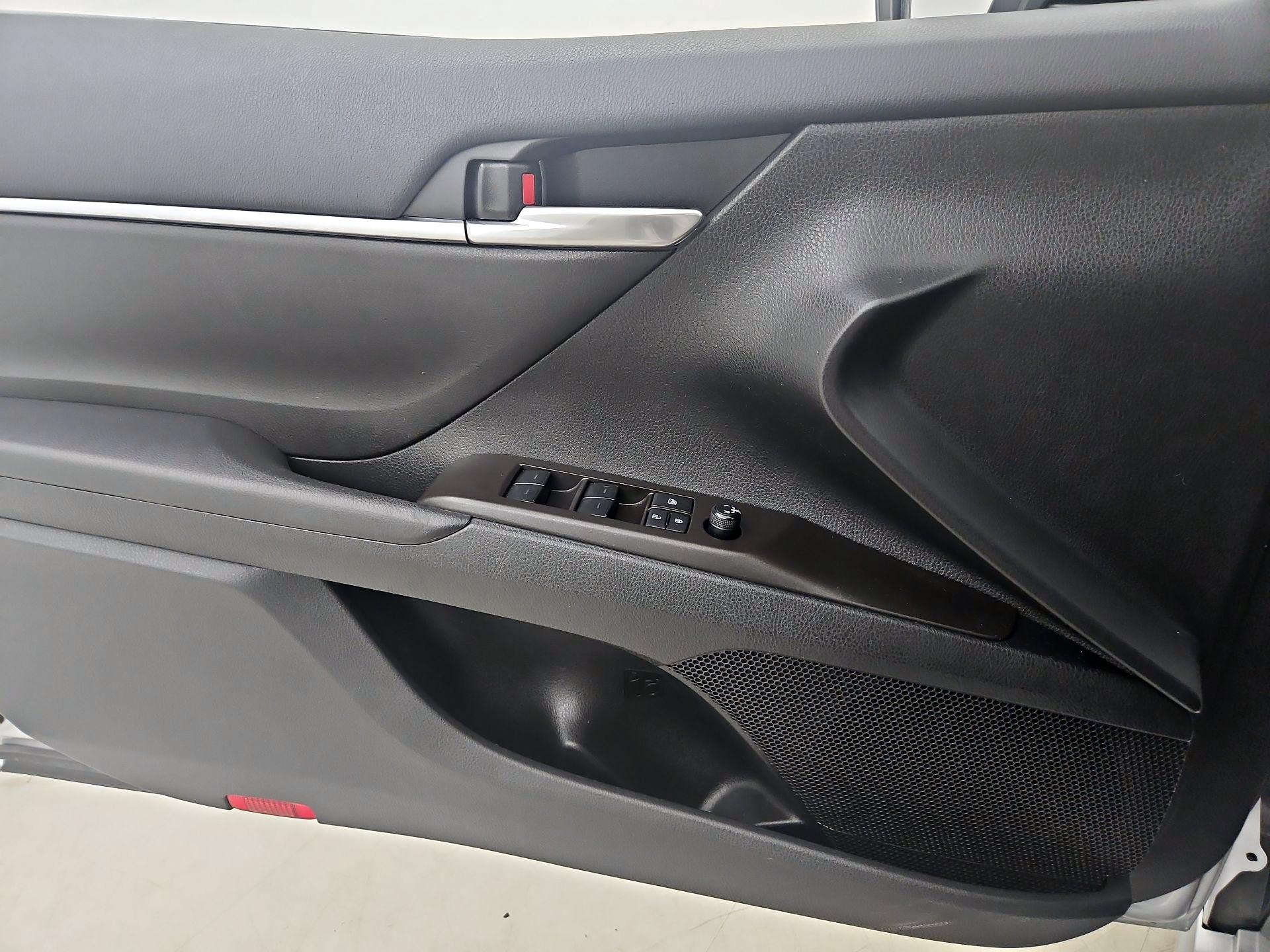 Thumbnail: 2023 Toyota Camry - 10