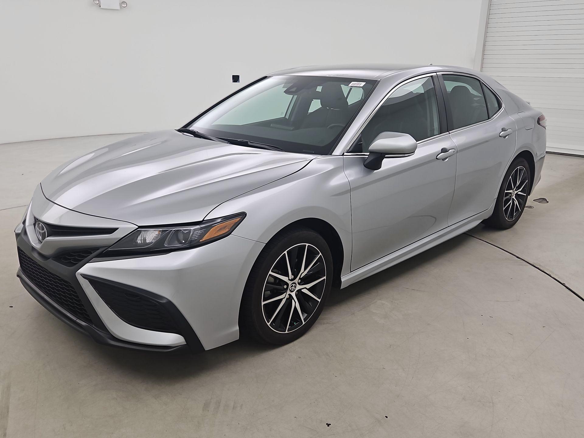 Thumbnail: 2023 Toyota Camry - 3