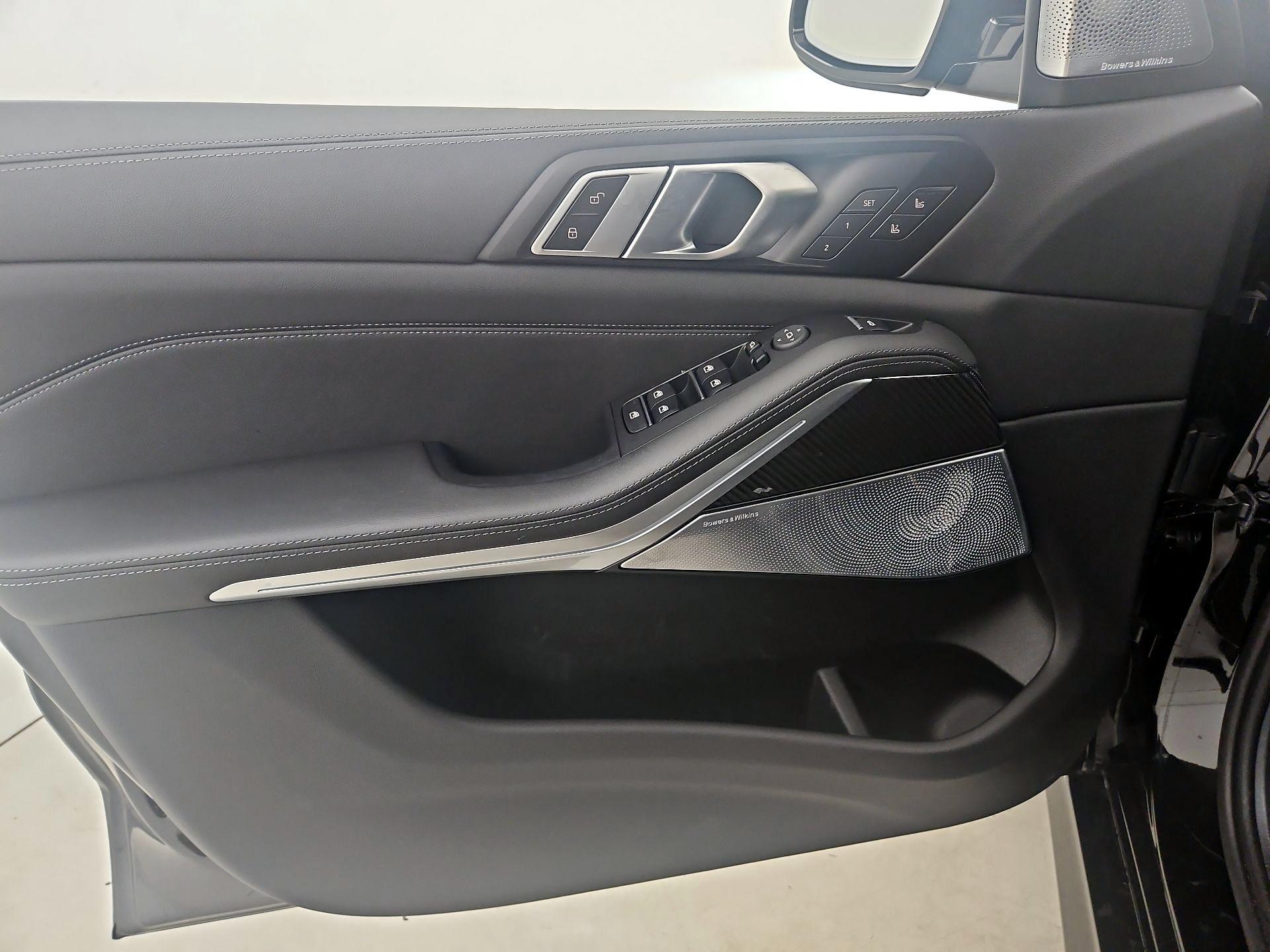 Thumbnail: 2025 BMW X5 - 10