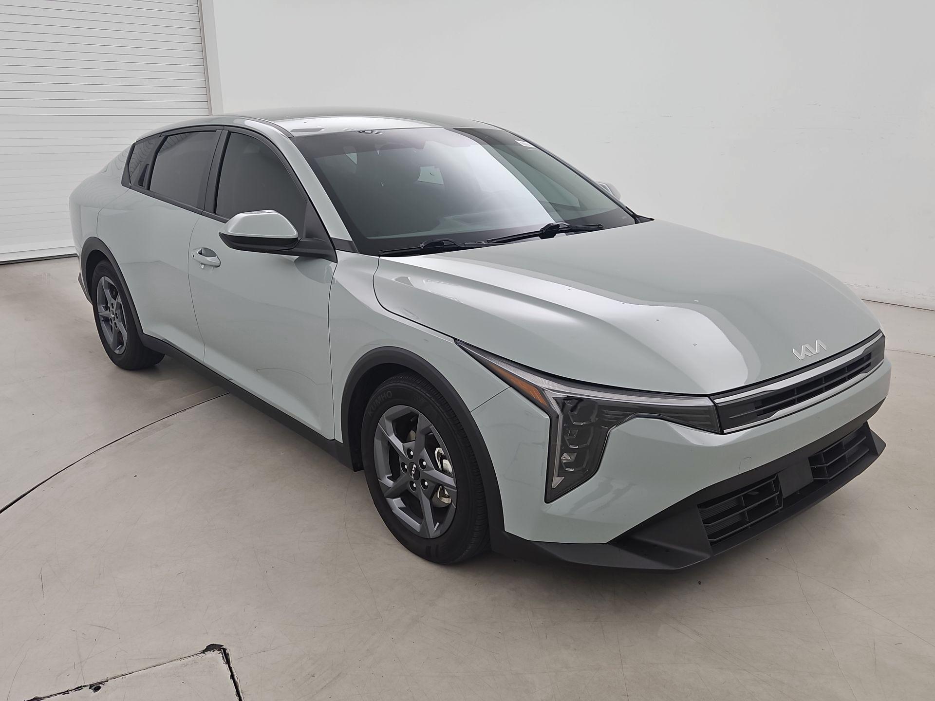 Thumbnail: 2025 Kia K4 - 1