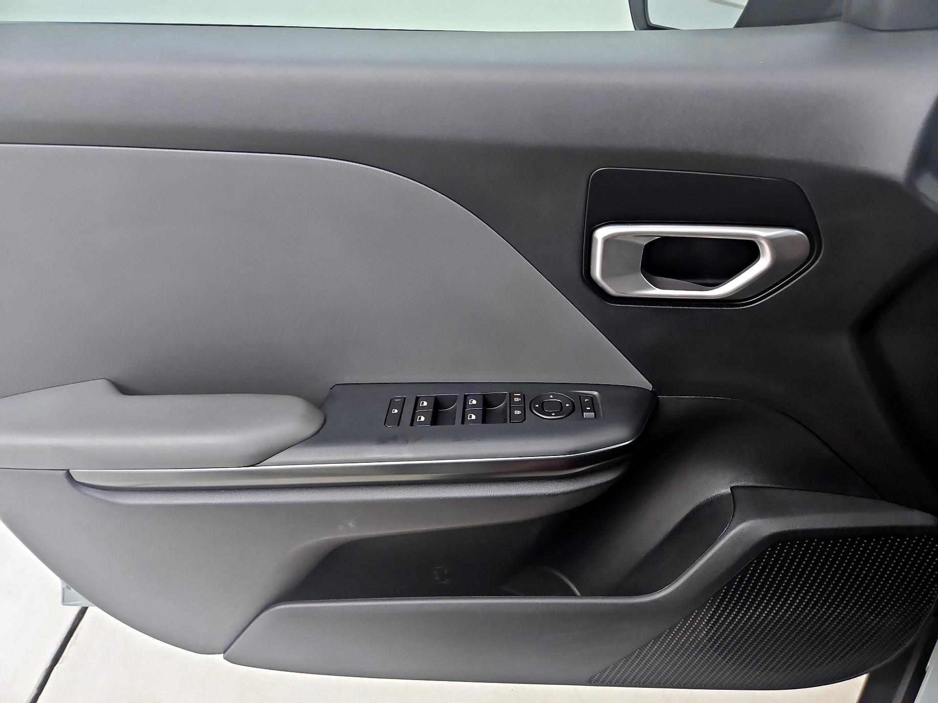 Thumbnail: 2025 Kia K4 - 10