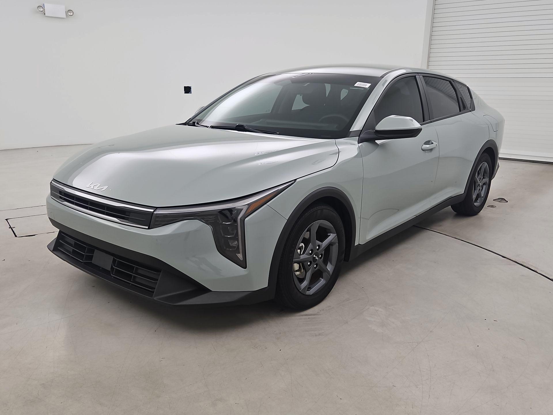 Thumbnail: 2025 Kia K4 - 3