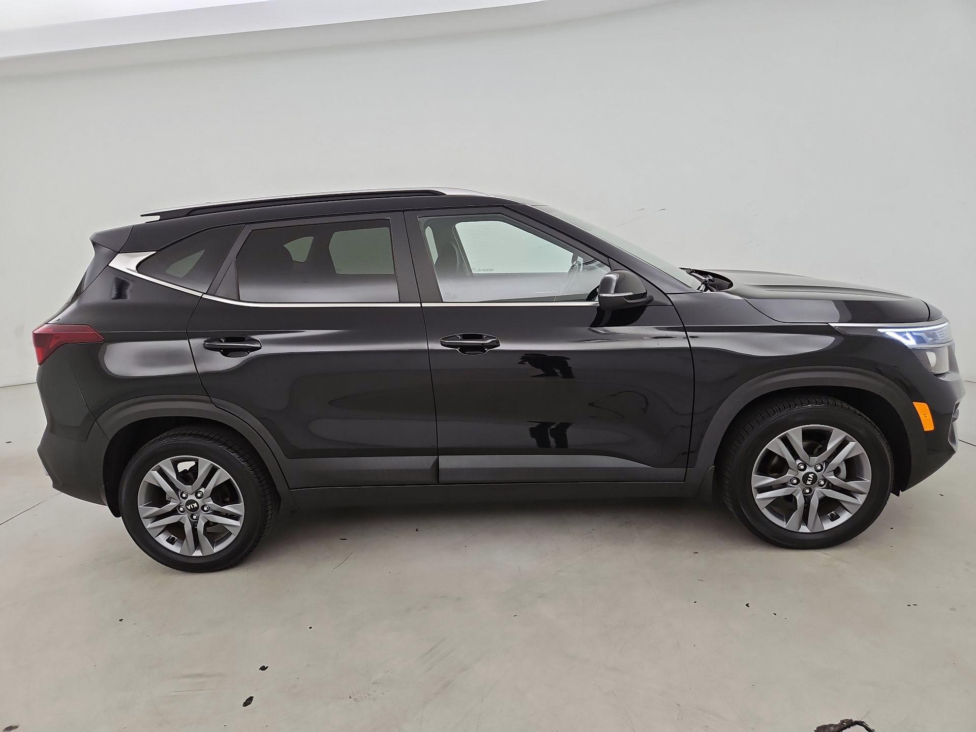Thumbnail: 2021 Kia Seltos - 4