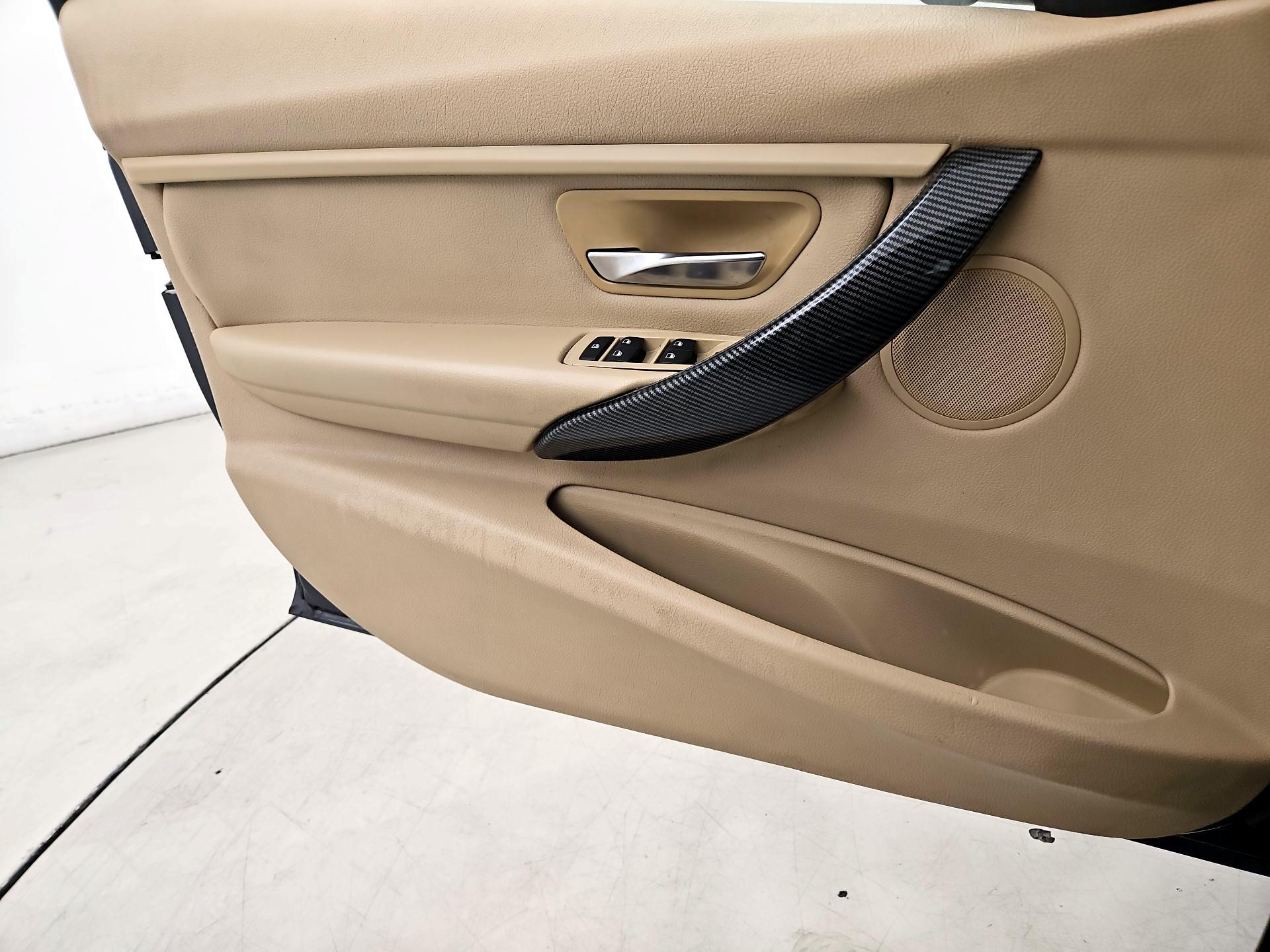 Thumbnail: 2015 BMW 3 Series - 10