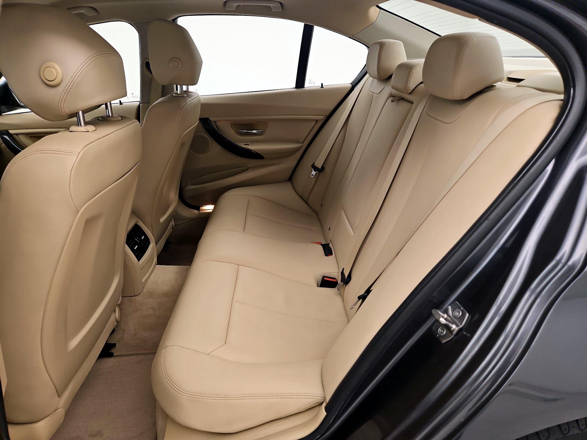 Thumbnail: 2015 BMW 3 Series - 17