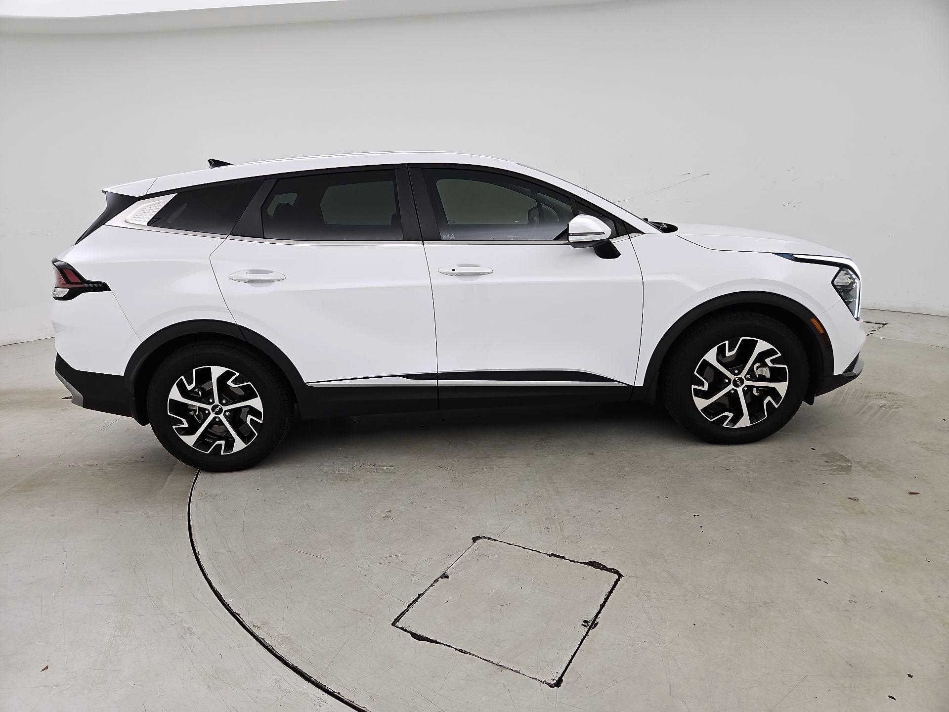 Thumbnail: 2023 Kia Sportage - 4