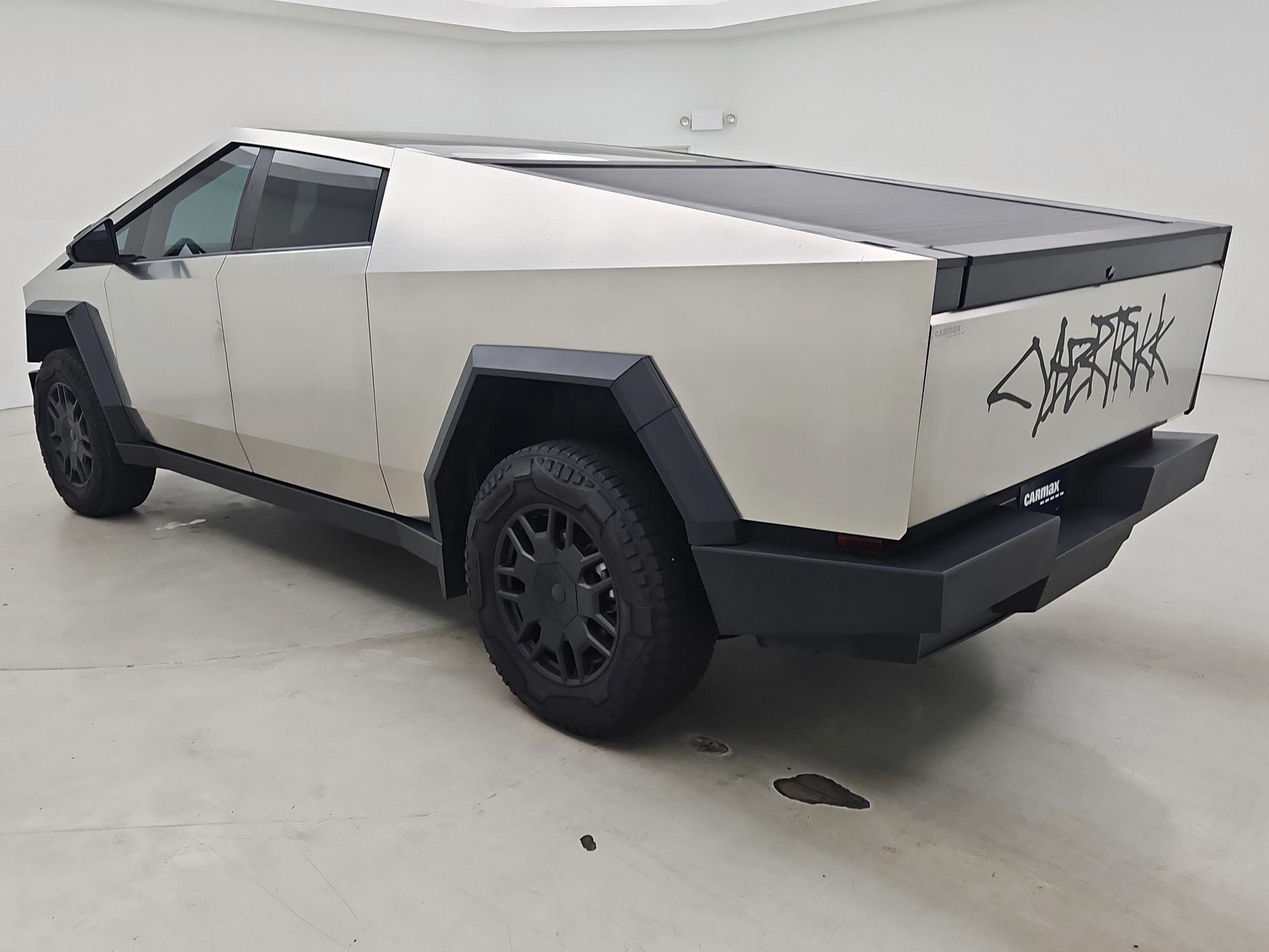 Thumbnail: 2024 Tesla Cybertruck - 7