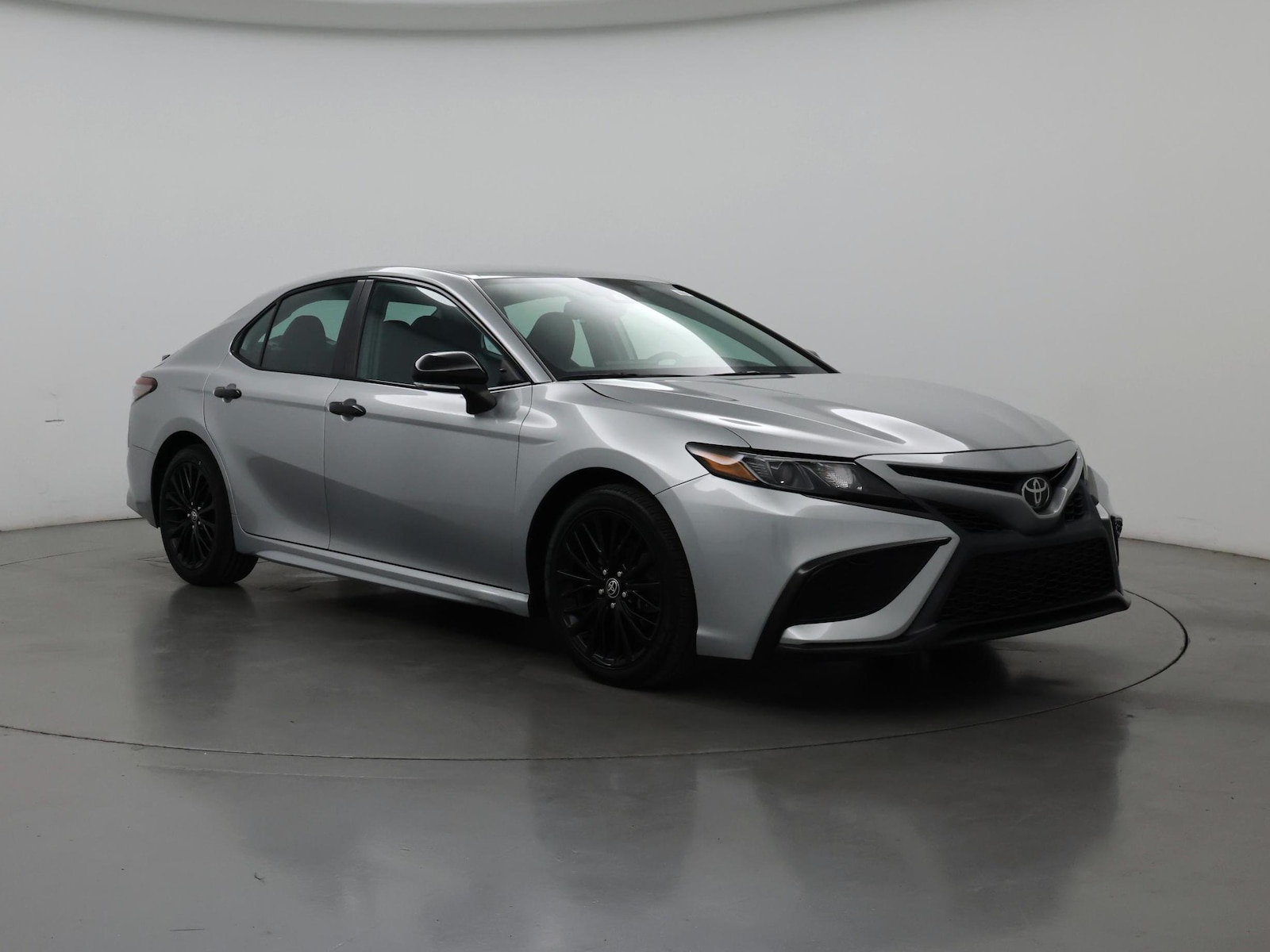 2021 Toyota Camry SE Nightshade - Photo 2