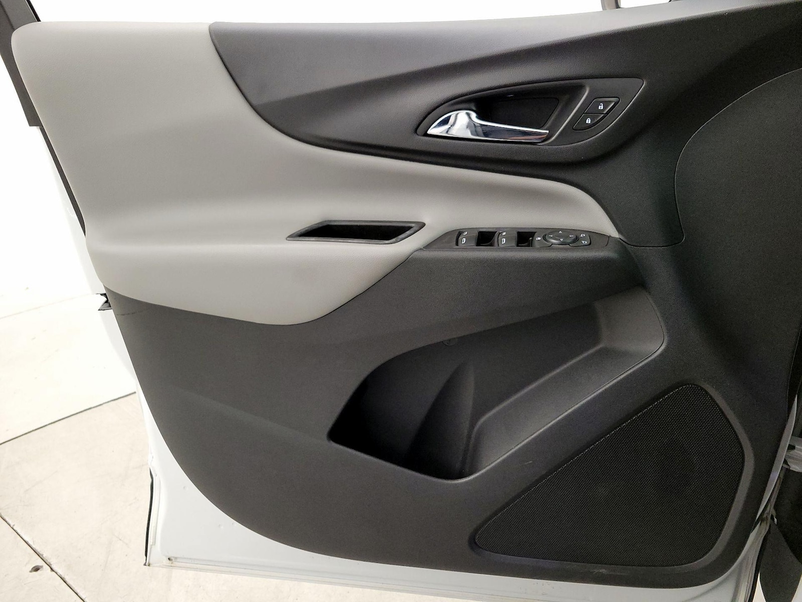 2020 Chevrolet Equinox LS - Photo 13