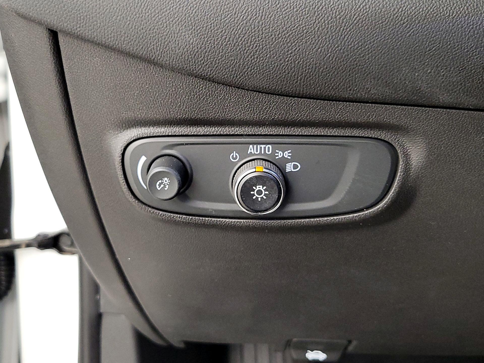 Thumbnail: 2020 Chevrolet Equinox - 13