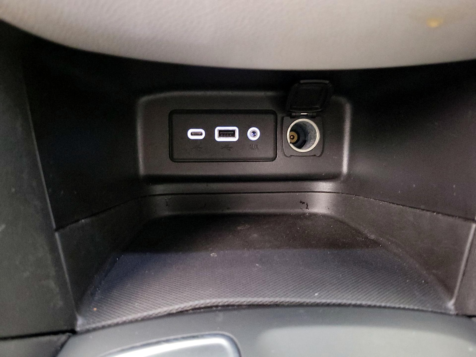 2020 Chevrolet Equinox LS - Photo 19