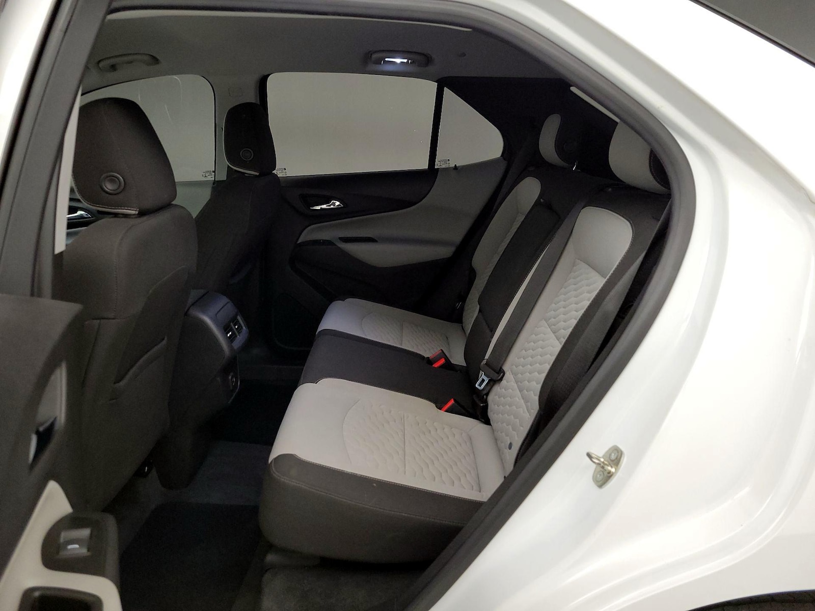 2020 Chevrolet Equinox LS - Photo 20