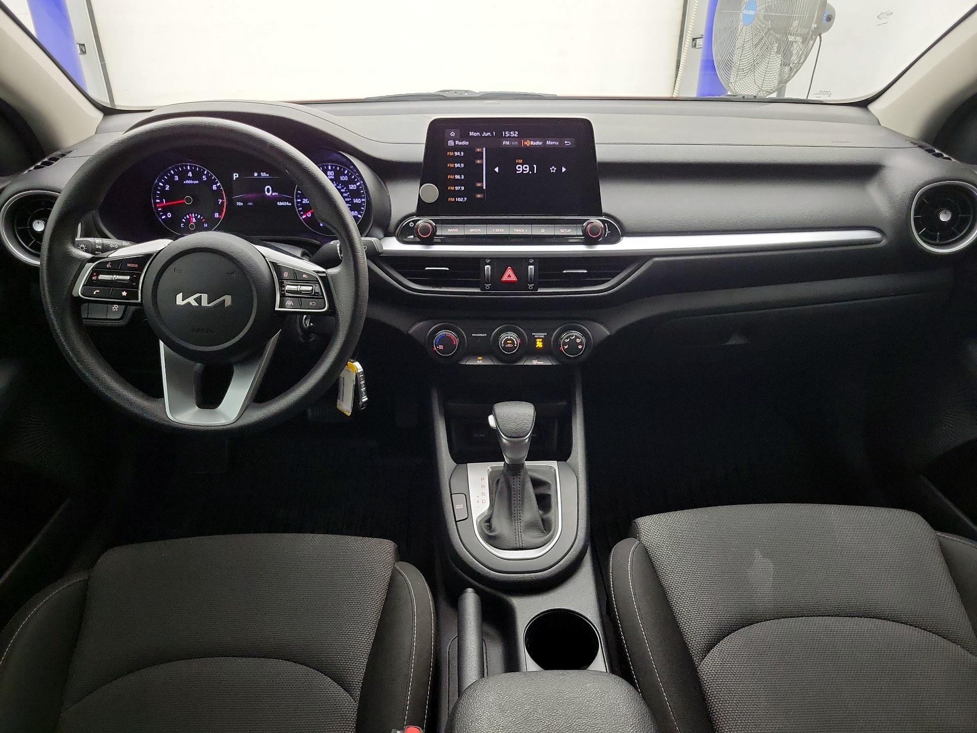 Thumbnail: 2022 Kia Forte - 9