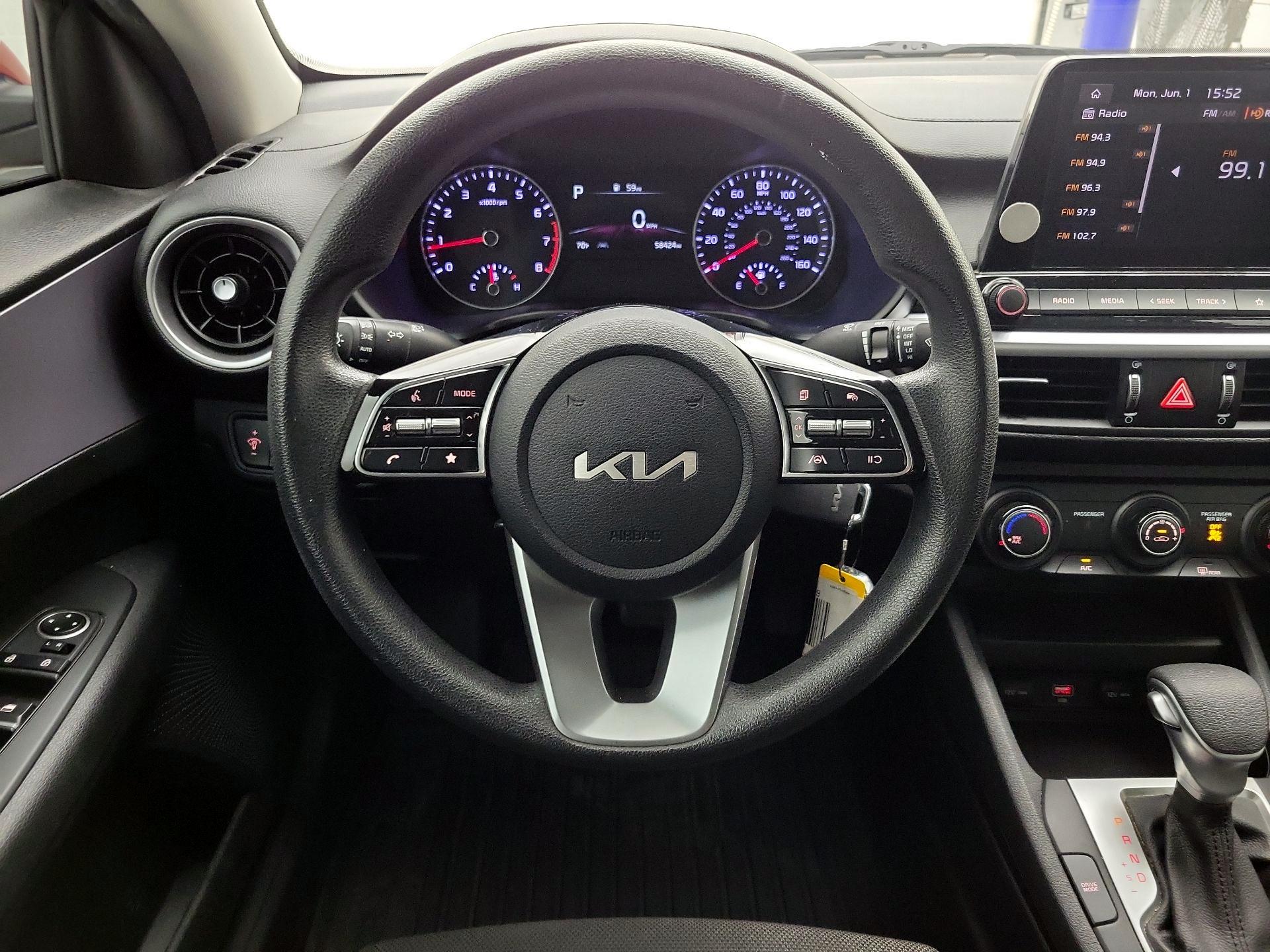 Thumbnail: 2022 Kia Forte - 10