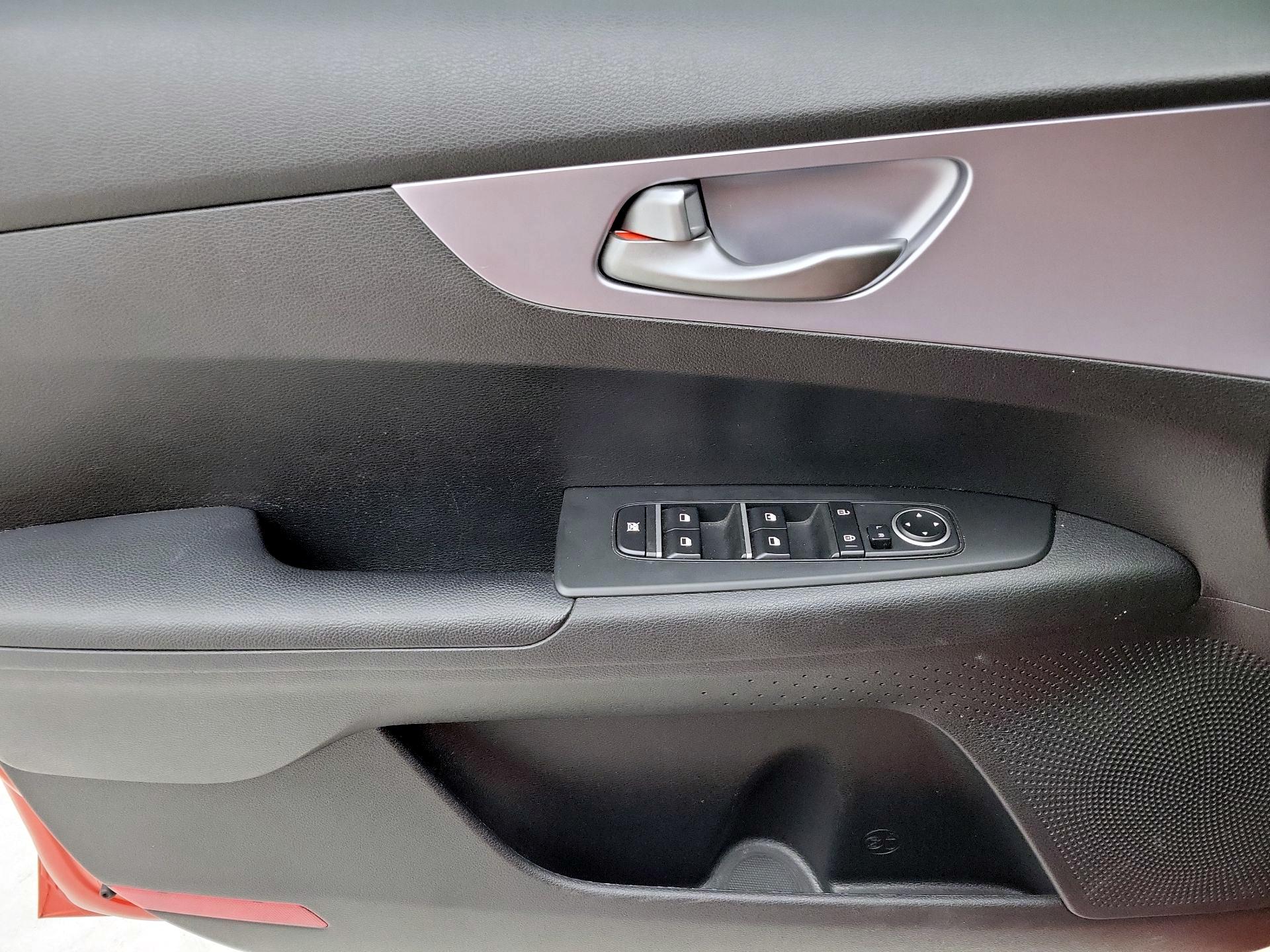 Thumbnail: 2022 Kia Forte - 12