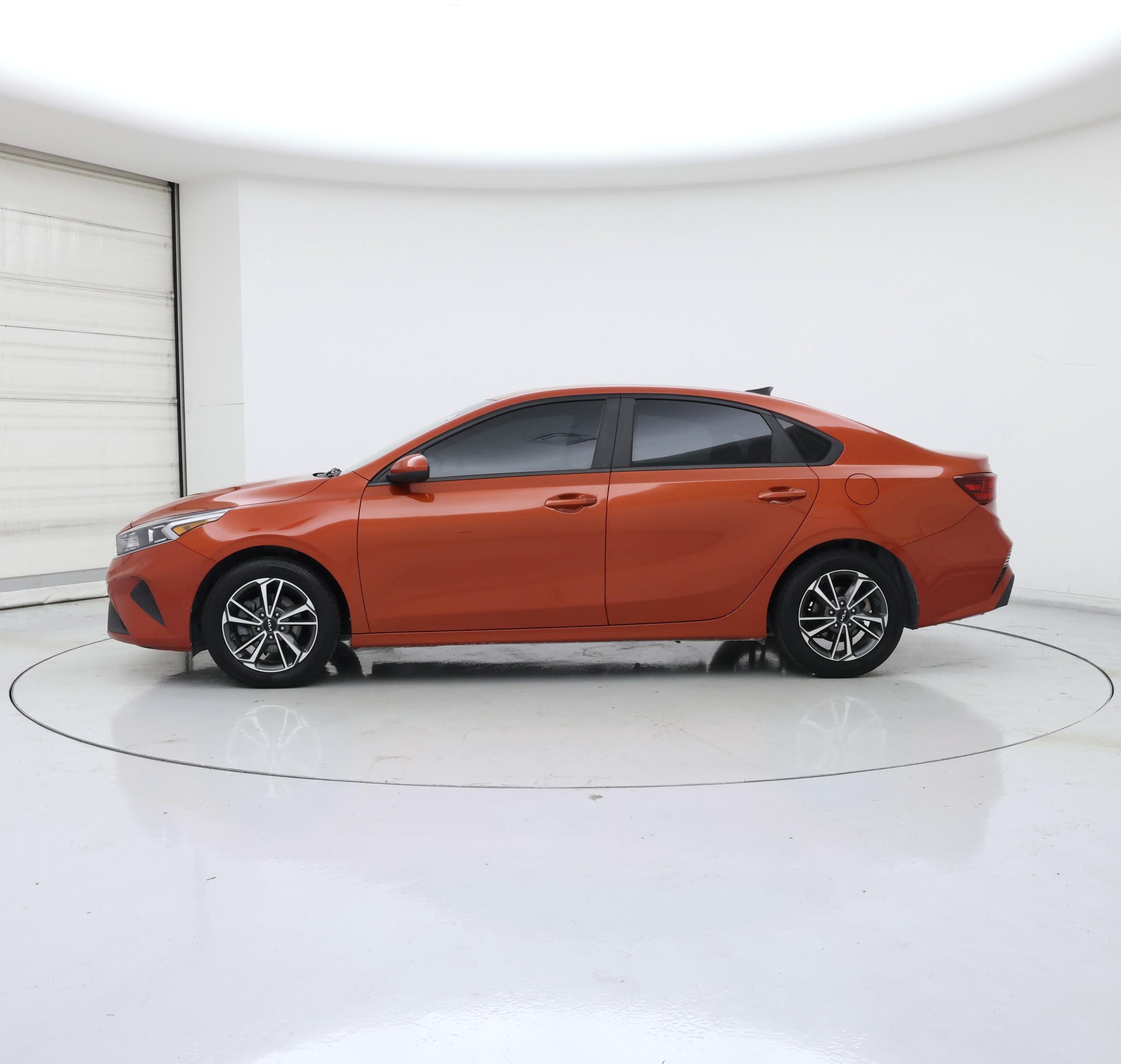 Thumbnail: 2022 Kia Forte - 3