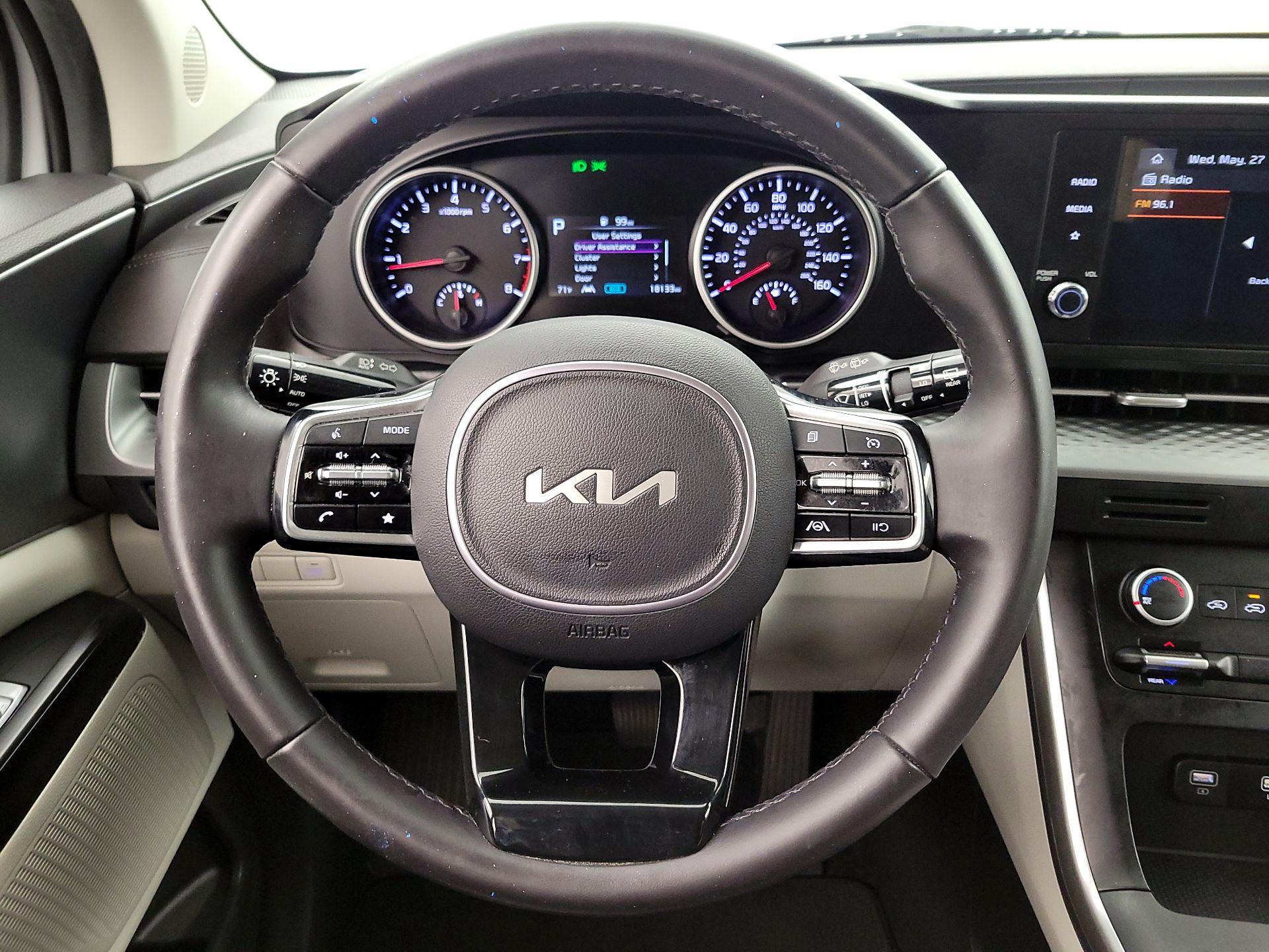 Thumbnail: 2023 Kia Carnival - 10