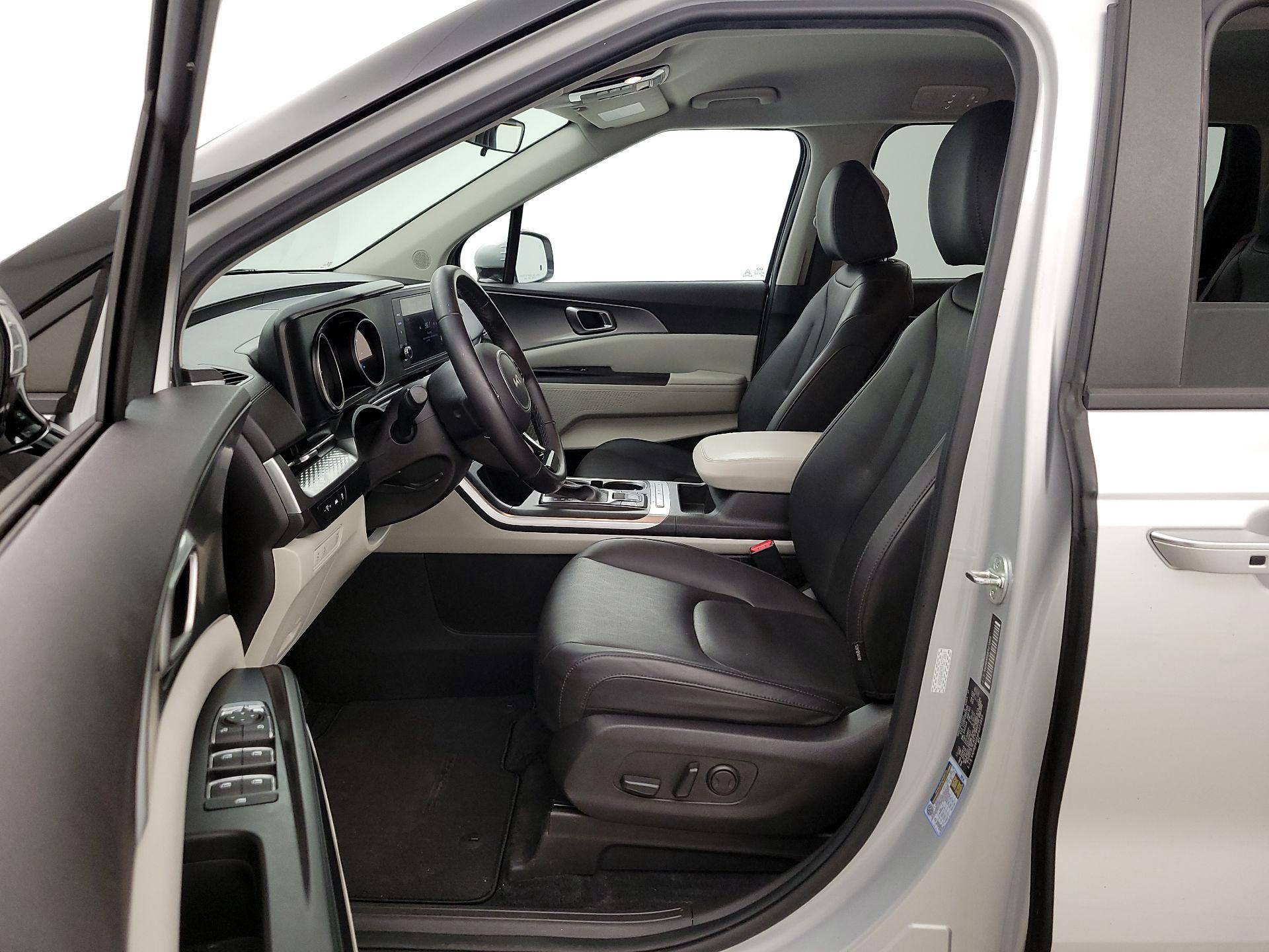 Thumbnail: 2023 Kia Carnival - 11